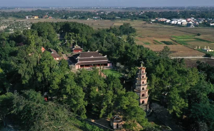 Toàn cảnh chùa Thiên Mụ. (Ảnh: Hồ Cầu/TTXVN)