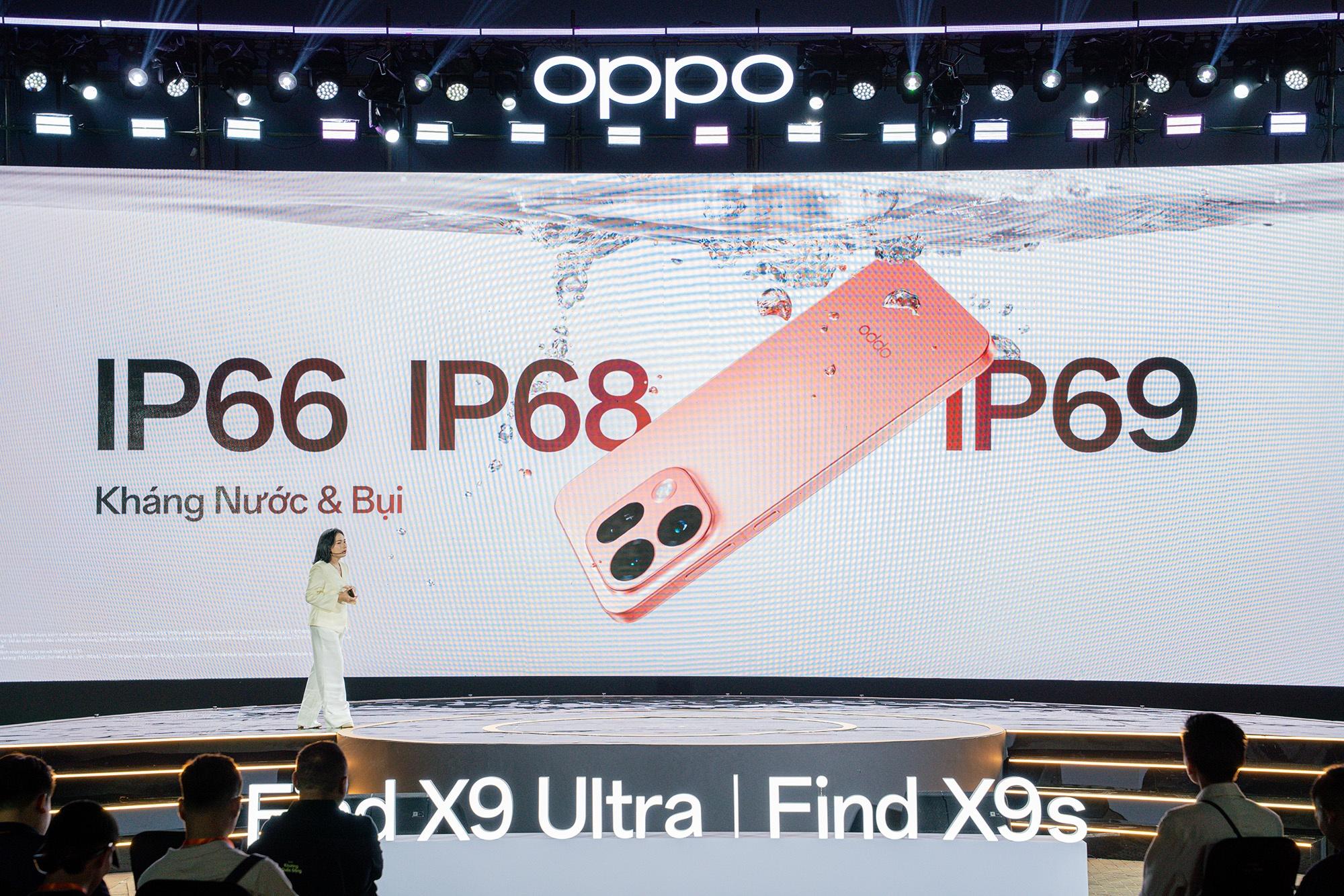 Oppo vừa ra mắt bộ đôi flagship Find X9 Ultra và Find X9s trong khuôn khổ sự kiện “Finding Hội An”. Sự kiện diễn ra tại Quảng trường sông Hoài, phường Hội An thu hút sự quan tâm của đông đảo khách mời và người yêu công nghệ. Thay vì giới thiệu sản phẩm theo cách thông thường, thương hiệu mang đến không gian trải nghiệm được dàn dựng công phu, nơi công nghệ, âm nhạc và ánh sáng hòa quyện.