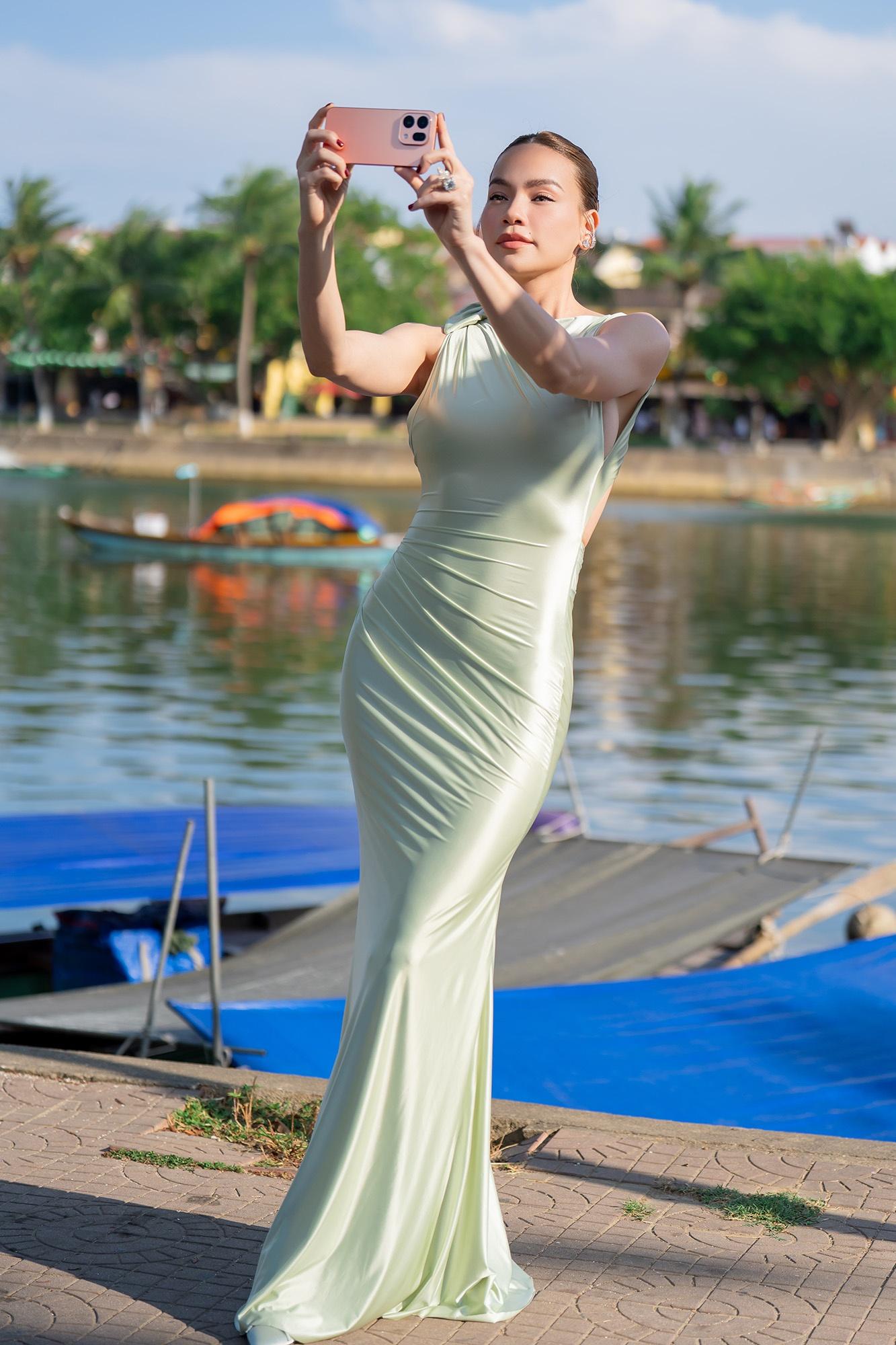 Trong nhiều năm, camera luôn là thế mạnh nổi bật trên các dòng flagship của Oppo. Ở thế hệ mới, Oppo Find X9 Ultra và Find X9s mang đến khả năng quay video 4K 60 fps Dolby Vision, đồng thời duy trì chất lượng zoom ổn định trong dải từ 0.6x đến 30x. Hệ thống camera kép 200 MP còn hỗ trợ quay video 4K 120 fps Dolby Vision và lần đầu tiên cho phép quay video 8K siêu nét trên dòng flagship Oppo, giúp lưu giữ trọn vẹn mọi khoảnh khắc với độ chi tiết cao và cảm xúc trọn vẹn nhất.