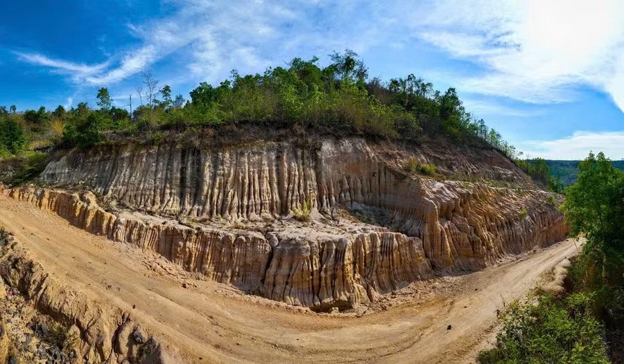  Người dân địa phương gọi khu vực này là dốc Lưng Bò. Ảnh: Minh Châu 