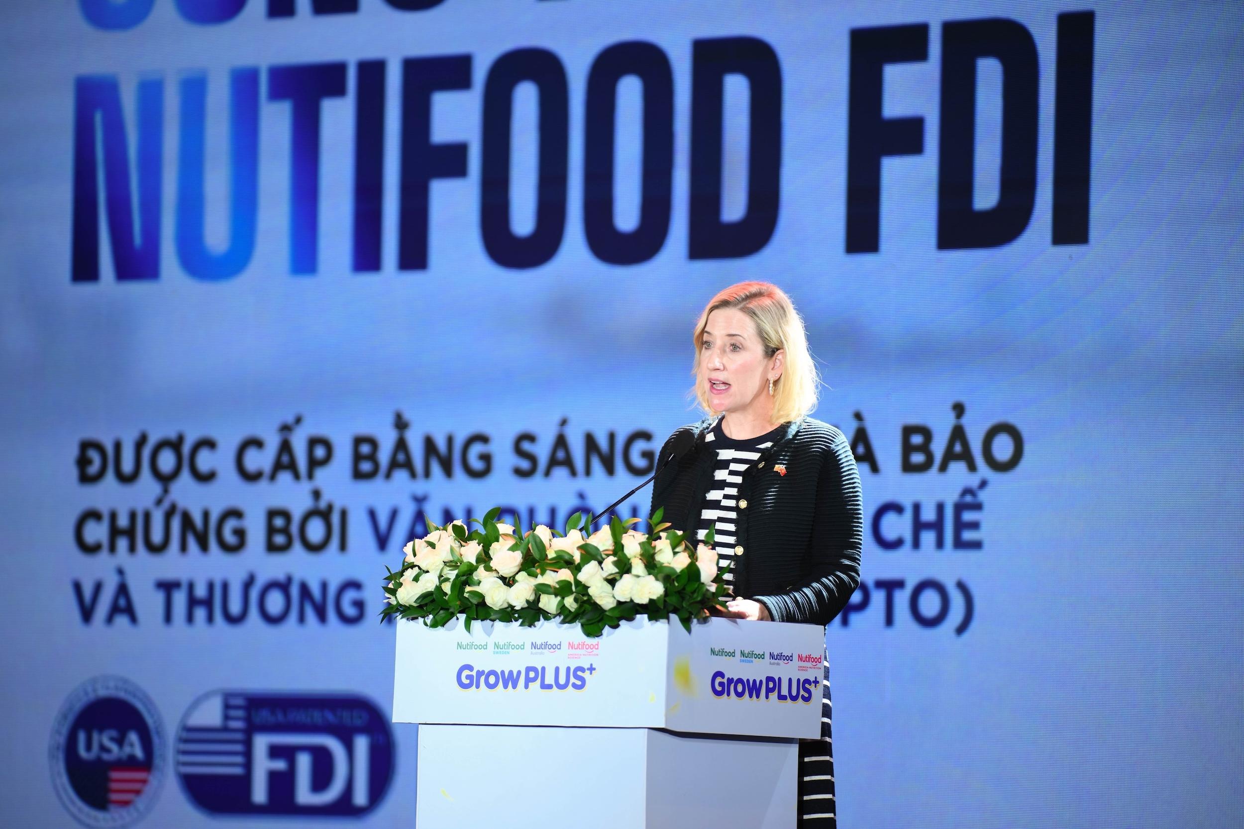  Bà Melissa A. Brown, Tổng lãnh sự Hoa Kỳ tại TP.HCM, kỳ vọng những sáng kiến khoa học của Nutifood góp phần tăng cường quan hệ giữa hai quốc gia. 