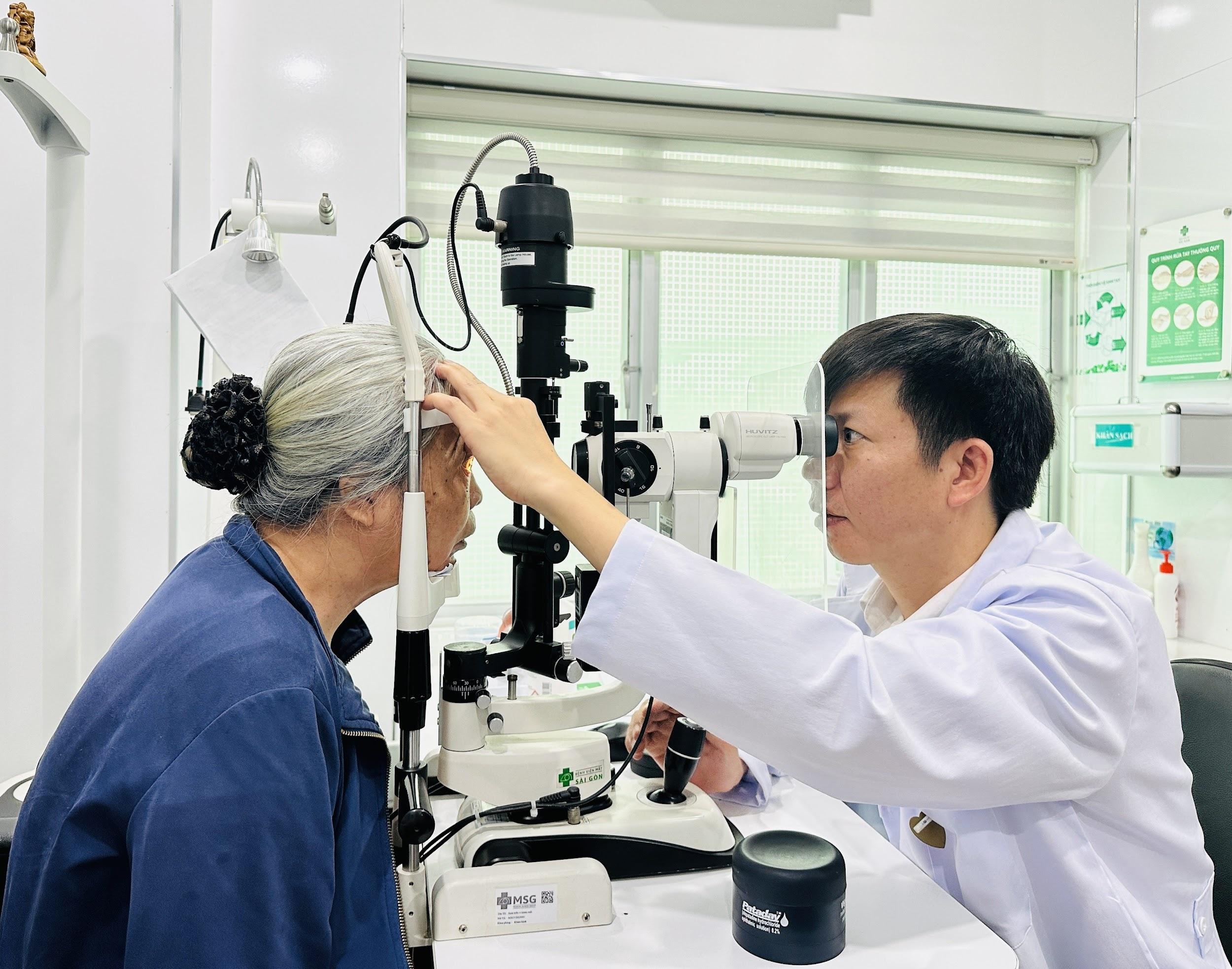Toàn bộ quy trình điều trị đục thủy tinh thể bằng công nghệ Phaco không dao tại Bệnh viện Mắt Sài Gòn được cá nhân hóa, giúp tối ưu hiệu quả.