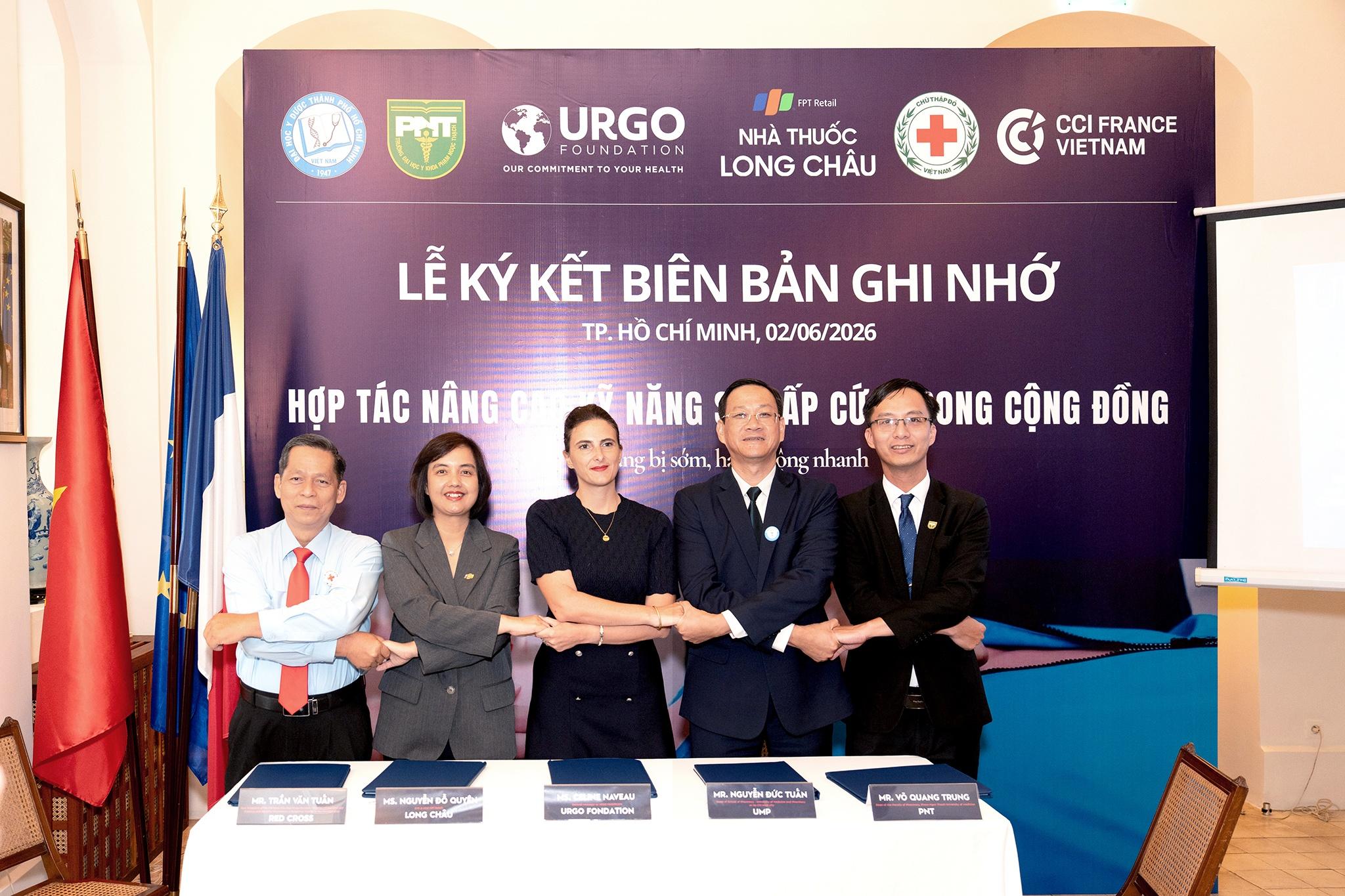  Trong khuôn khổ hợp tác, các đơn vị triển khai trăm trạm sơ cấp cứu Long Châu hỗ trợ cộng đồng. 