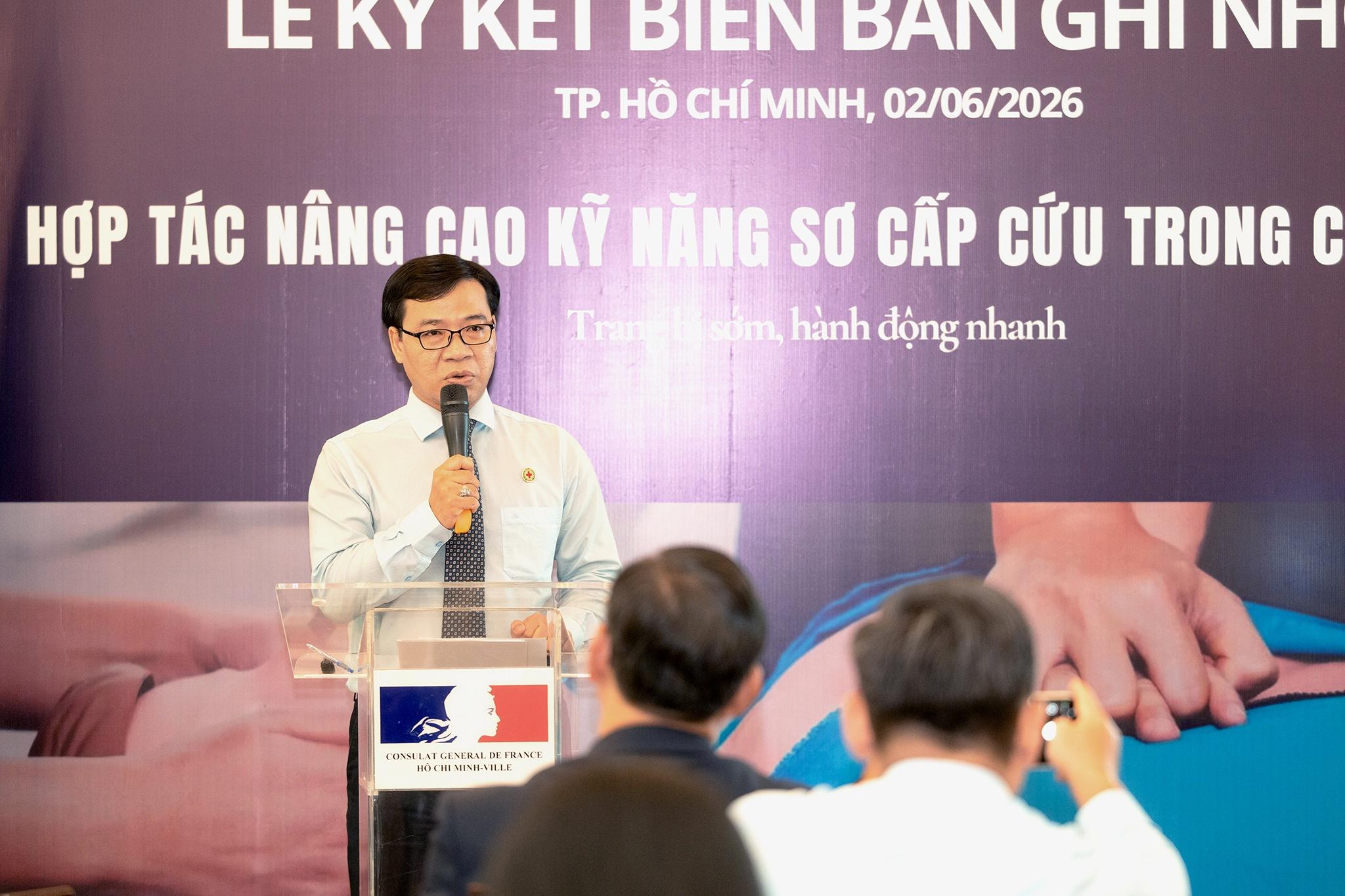 Ông Nguyễn Minh Nhựt - Chủ tịch Hội Chữ thập đỏ TP.HCM. 