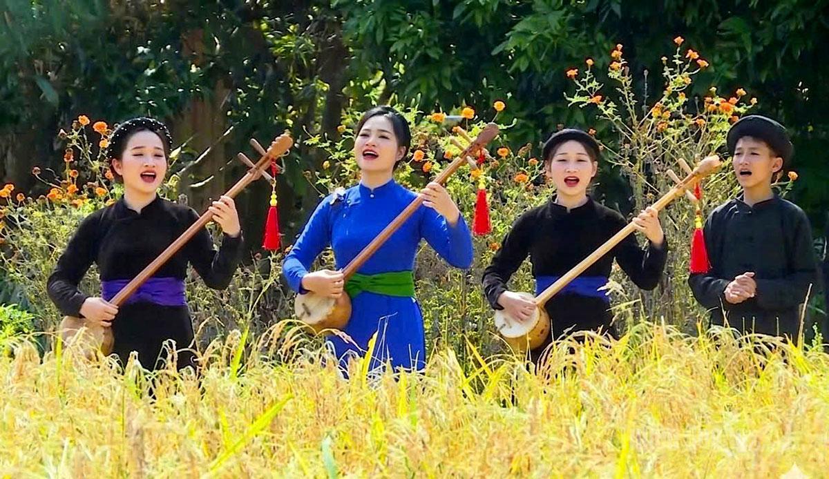 Hát Then, đàn Tính góp phần gìn giữ vẻ đẹp văn hóa truyền thống, thu hút khách du lịch.