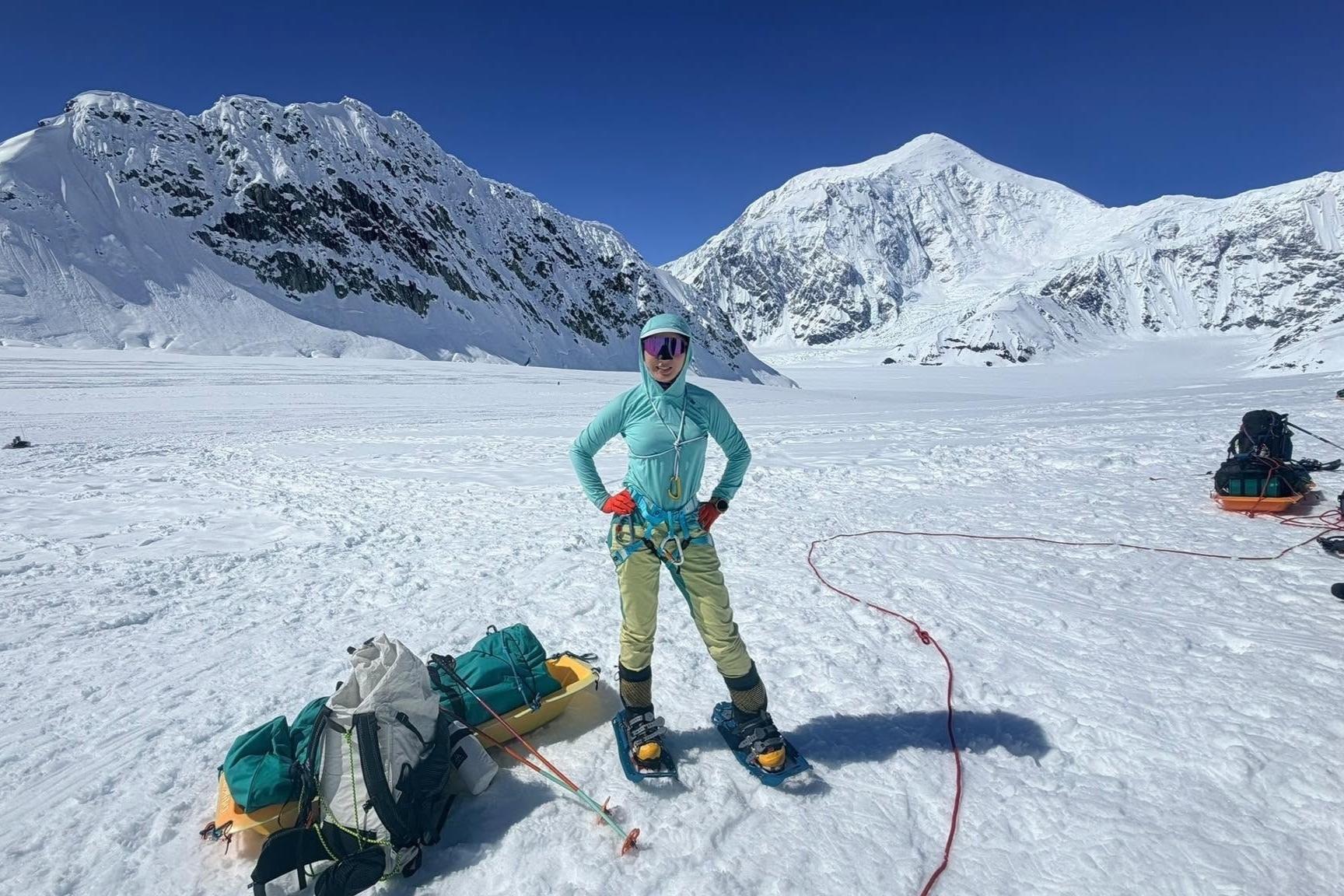  Tôi trên hành trình từ đỉnh núi leo xuống trại căn cứ Base Camp ngày 17/6. Ảnh: Nhân vật cung cấp.