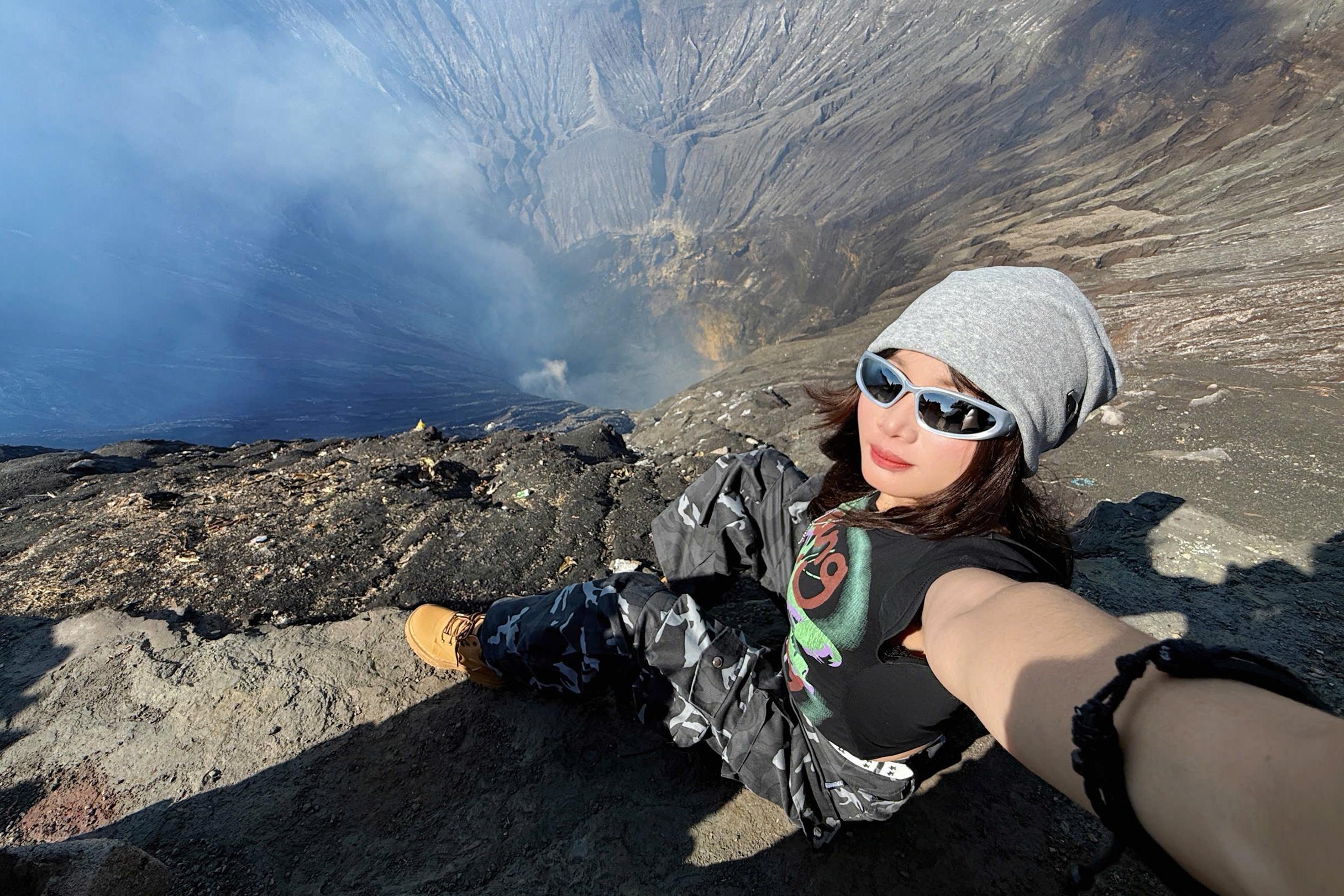  Khu vực miệng núi lửa Kawah Ijen. 