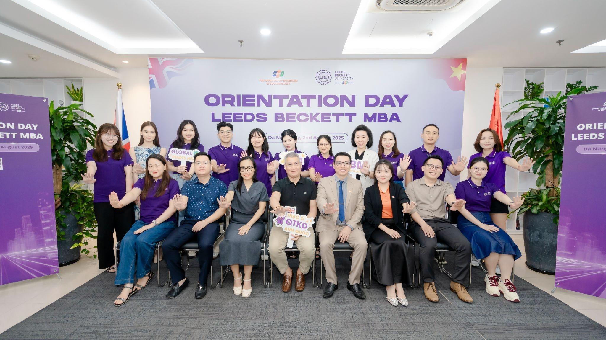  Học viên Leeds Beckett MBA tại Orientation day. 