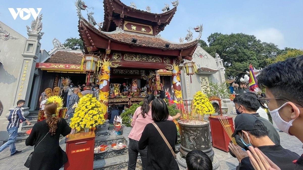 Hằng năm, Lễ hội đền Cửa Ông, Di sản văn hóa phi vật thể cấp quốc gia, được chính quyền địa phương tổ chức long trọng nhằm tưởng nhớ công lao to lớn của Hưng Nhượng Vương Trần Quốc Tảng (1252 - 1313).