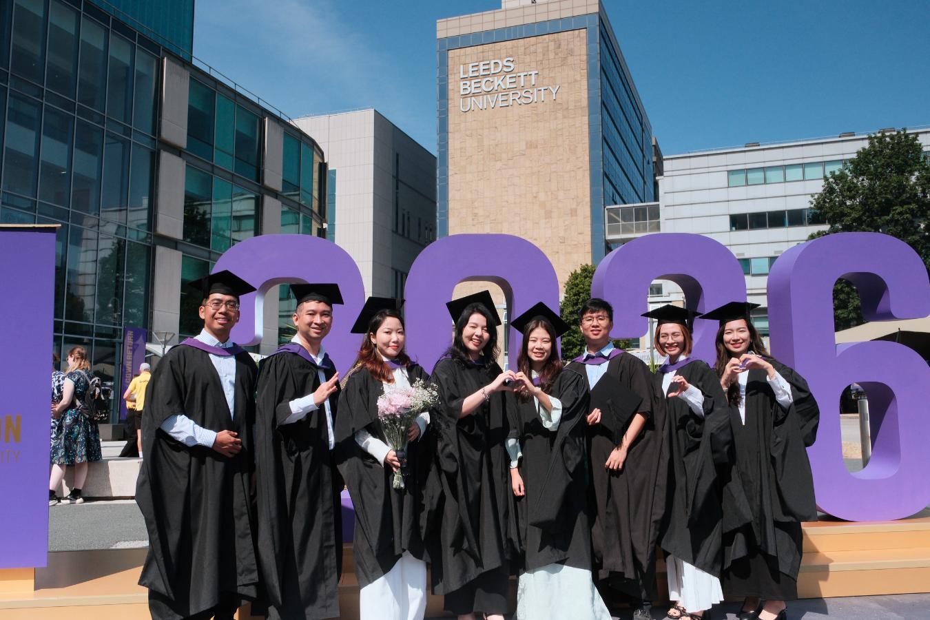  Học bổng Leeds Beckett MBA trao cơ hội cho các nhà quản lý trẻ tiếp cận chương trình MBA chuẩn Anh Quốc tại Việt Nam. 