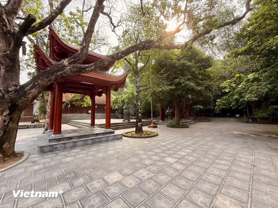 Khuôn viên thanh tịnh của Chùa Khai Nguyên. (Ảnh: Thái Hà/Vietnam+)