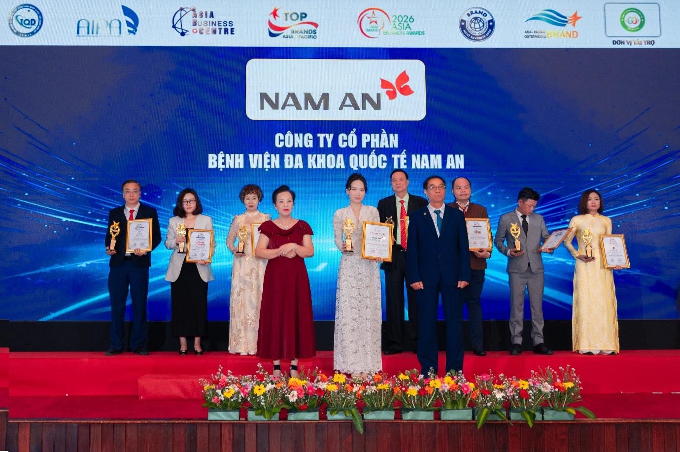  CEO Nguyễn Thị Như Lan đại diện nhận giải thưởng “Sản phẩm và dịch vụ chất lượng châu Á 2026”. 