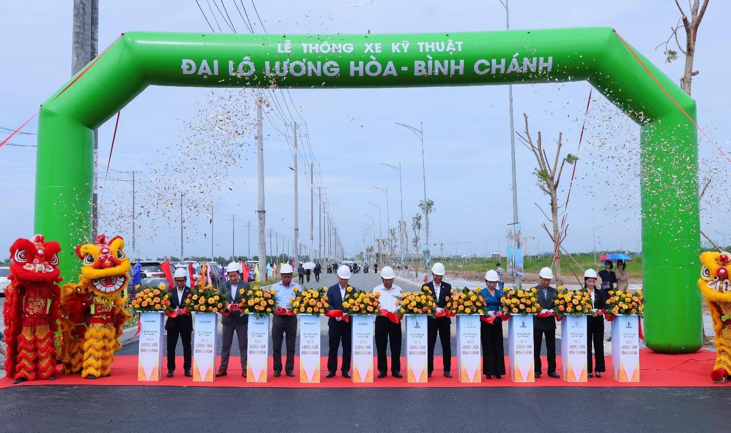  Từ ngày 28/7, cư dân LA Home có thể kết nối nhanh chóng đến TP.HCM qua đại lộ Lương Hòa - Bình Chánh.