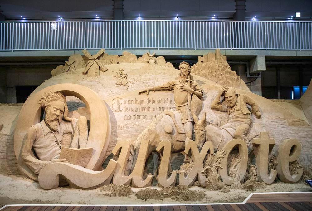 Chàng Hiệp sĩ Hiệp sĩ Don Quixote trên lưng ngựa Rocinante cùng người hầu Sancho Panza - biểu tượng của văn học Tây Ban Nha