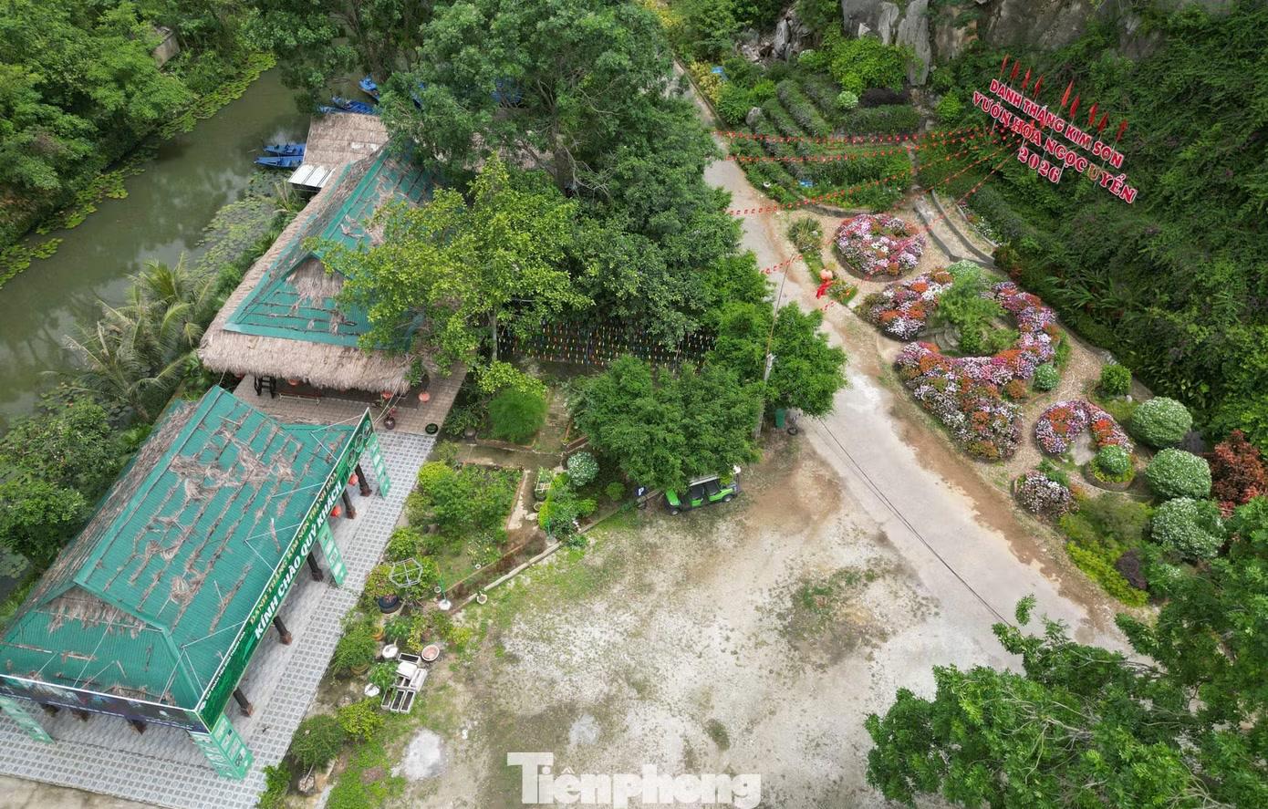 Lãnh đạo UBND xã Biện Thượng cho biết, UBND tỉnh Thanh Hóa đã phê duyệt quy hoạch bảo tồn và phát huy giá trị danh lam thắng cảnh Kim Sơn với tổng diện tích hơn 170 ha. Xã đang đẩy mạnh quảng bá, thu hút đầu tư, phát triển hạ tầng và nhân lực du lịch nhằm khai thác hiệu quả danh thắng Kim Sơn, gắn với việc bảo tồn di sản với phát triển du lịch, tạo sinh kế bền vững cho người dân địa phương.