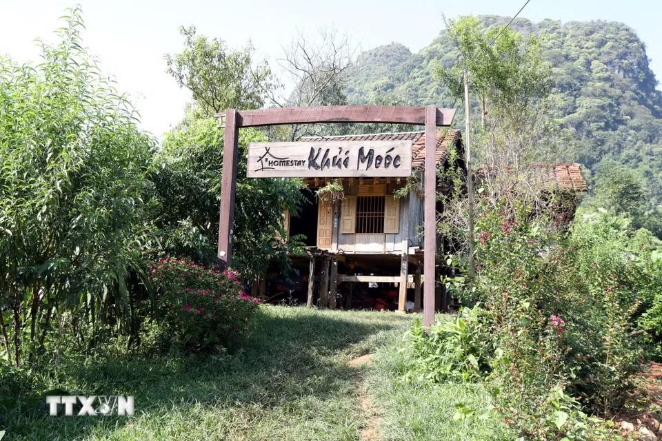 Có đường mới, người dân ở khu dân cư Lân Nóng, thôn Loi, xã Cai Kinh, tỉnh Lạng Sơn đã bắt tay vào làm du lịch cộng đồng, xây dựng các homestay để thu hút du khách về tham quan, nghỉ dưỡng. (Ảnh: Văn Đạt/TTXVN)