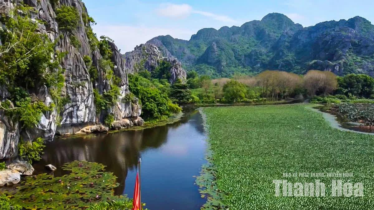 Theo những người thường xuyên gắn bó với điểm đến này, khoảng thời gian từ tháng 5 đến tháng 9 được xem là lúc cảnh sắc nơi đây đặc biệt cuốn hút, thời tiết trở nên dễ chịu, thích hợp cho các hoạt động tham quan, trải nghiệm ngoài trời.