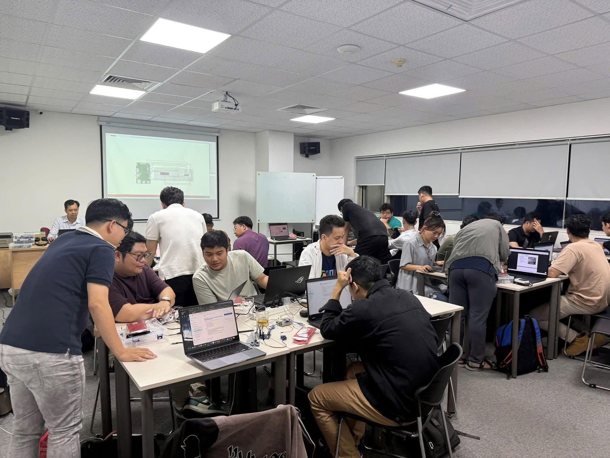 Lớp học thạc sĩ Kỹ thuật phần mềm. Ảnh: FSB. 