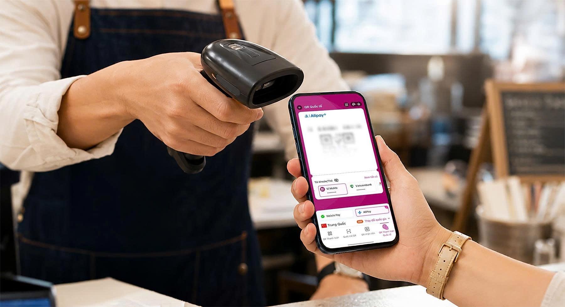 Người dùng có thể quét QR bằng MoMo tại nhiều điểm thanh toán quốc tế, từ di chuyển, ăn uống đến mua sắm.
