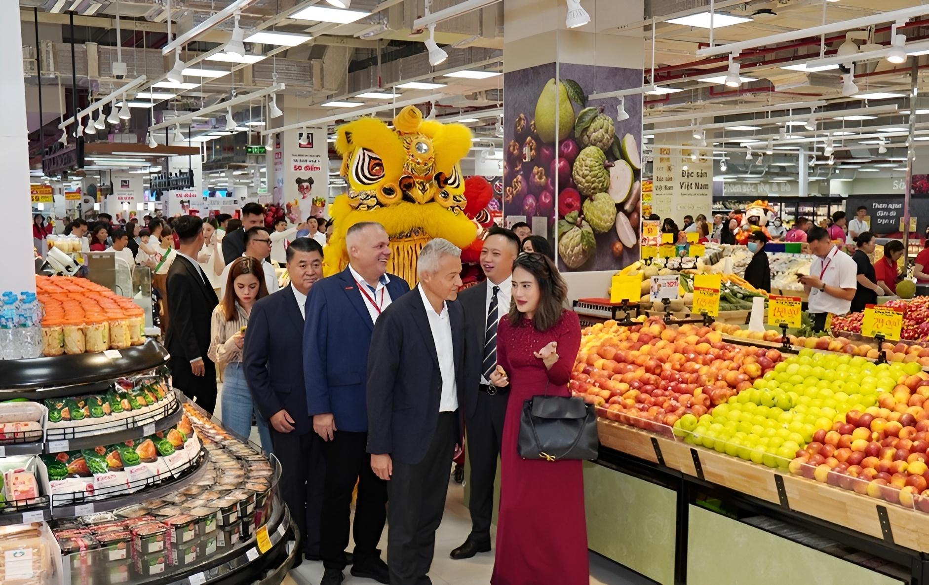 Đến Vincom Plaza Đan Phượng, khách hàng có thể mua sắm tại GO! Supermarket rộng hơn 3.200 m2.