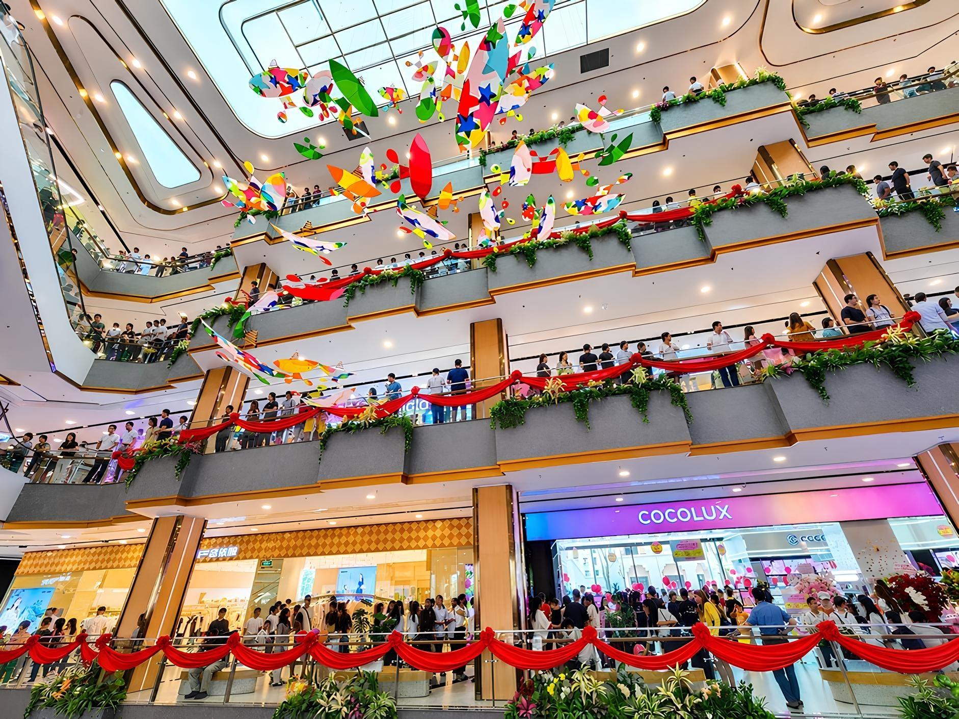 Dấu ấn diều sáo Bá Dương Nội hiện diện xuyên suốt không gian Vincom Plaza Đan Phượng.