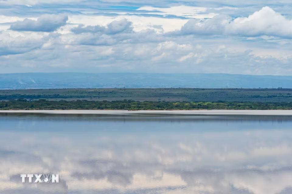 Quang cảnh hồ Elementaita, thuộc hạt Nakuru, Kenya, trong khu vực Thung lũng Great Rift. (Ảnh: THX/TTXVN phát)
