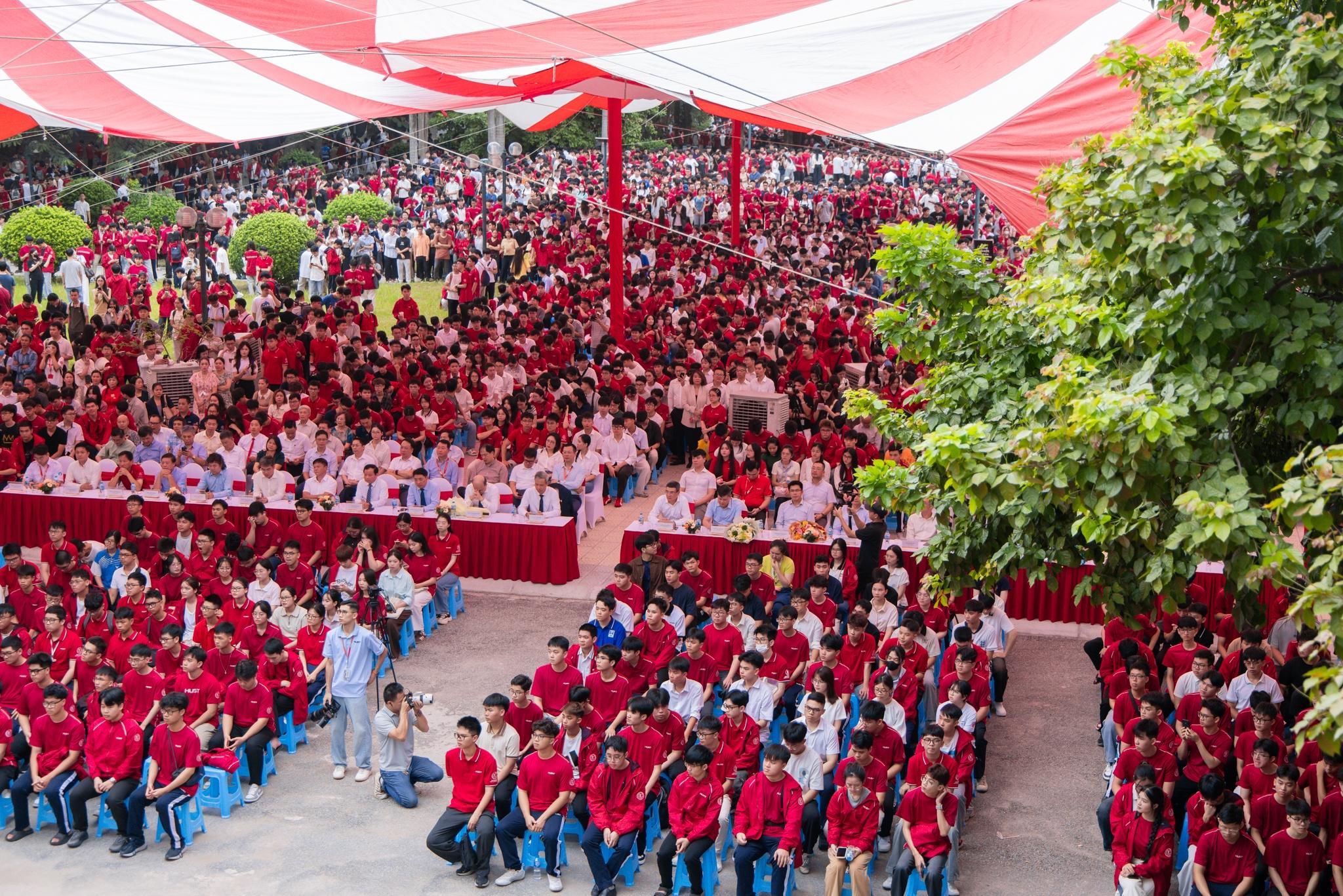 Toàn lễ khai giảng tại Đại học Bách khoa Hà Nội sáng 05/09.