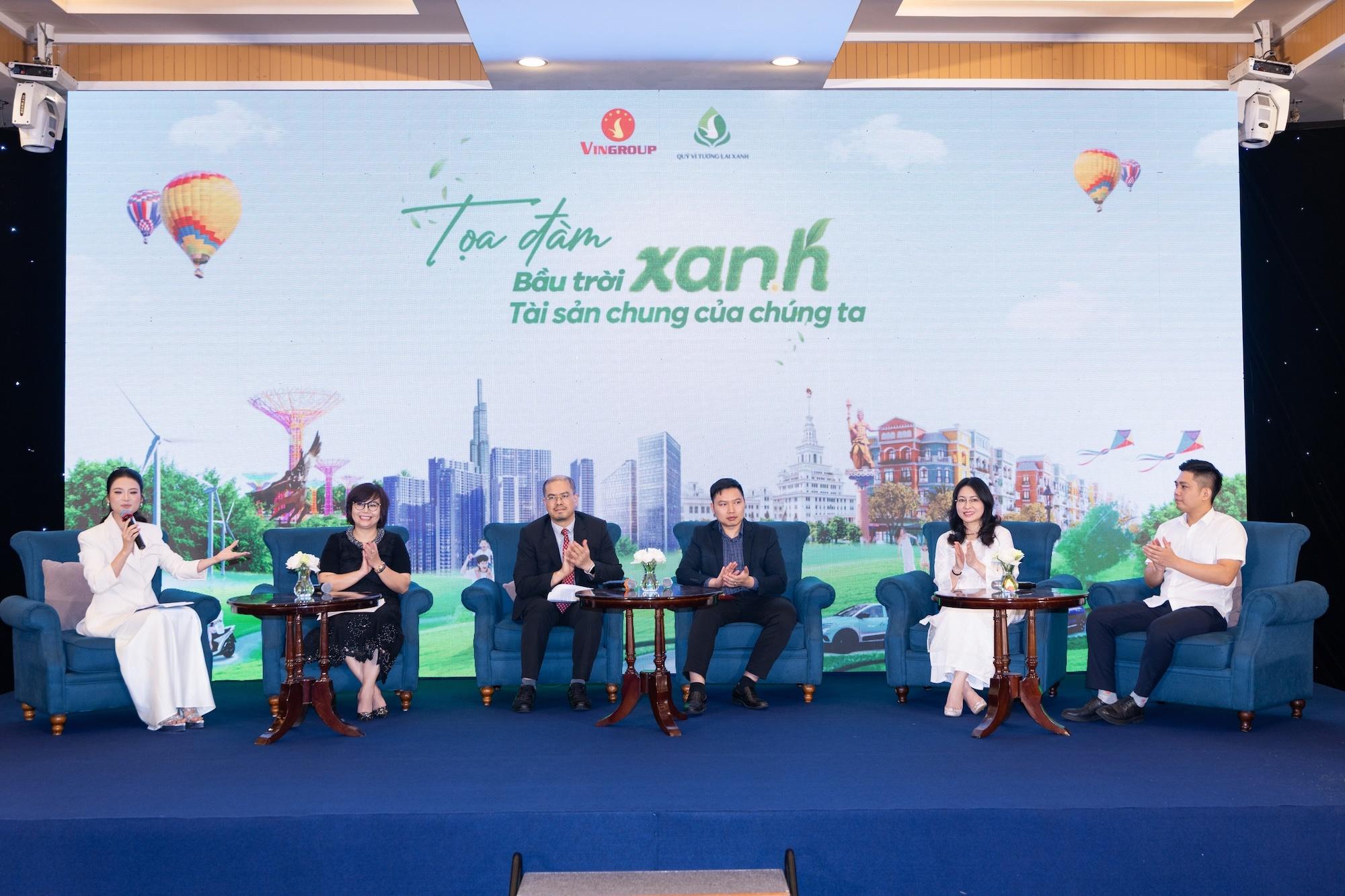 Tọa đàm “Bầu trời xanh: Tài sản chung của chúng ta”, quy tụ đông đảo chuyên gia tham dự.