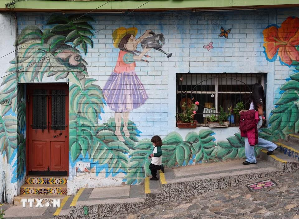 Quang cảnh thành phố Valparaiso, Chile. (Ảnh: THX/TTXVN phát)