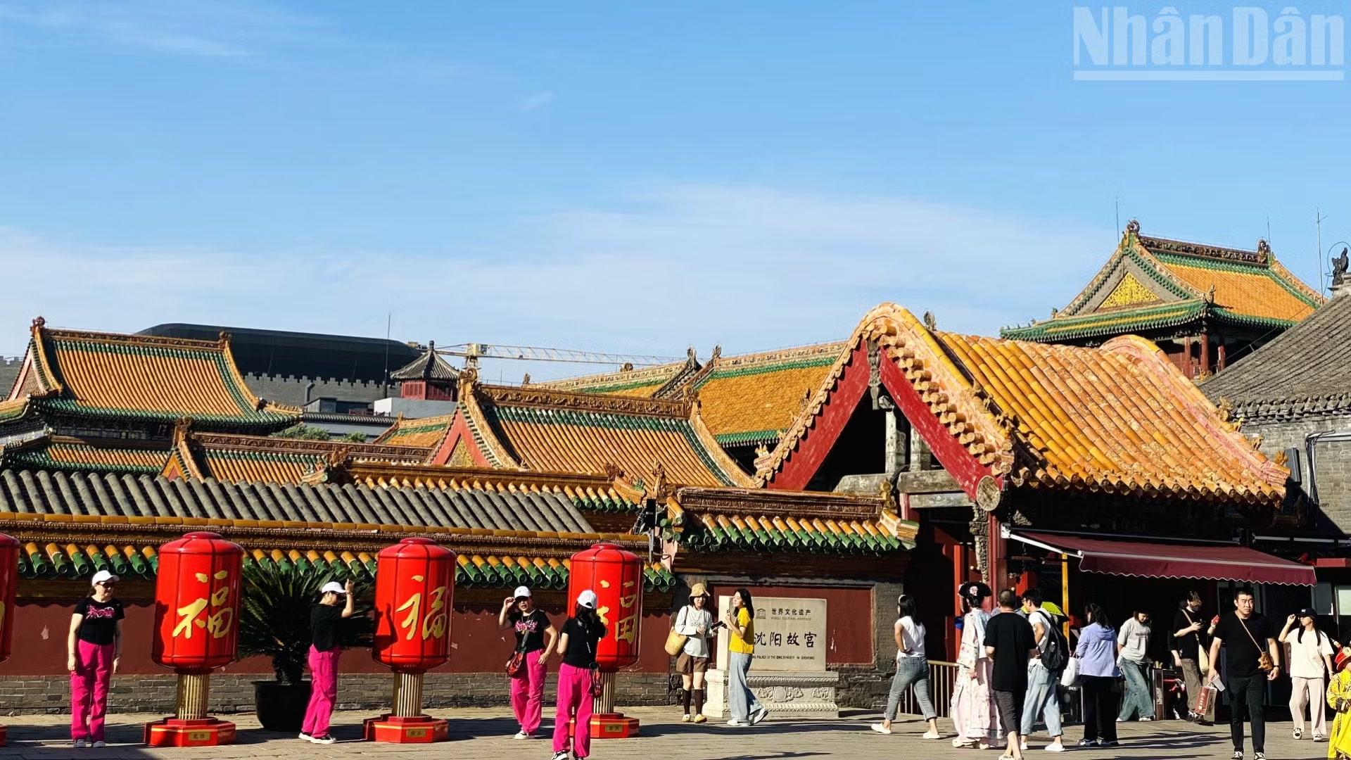 Những cung điện lớn nhỏ mang đậm nét kiến trúc của triều đại Mãn Thanh, Trung Quốc.