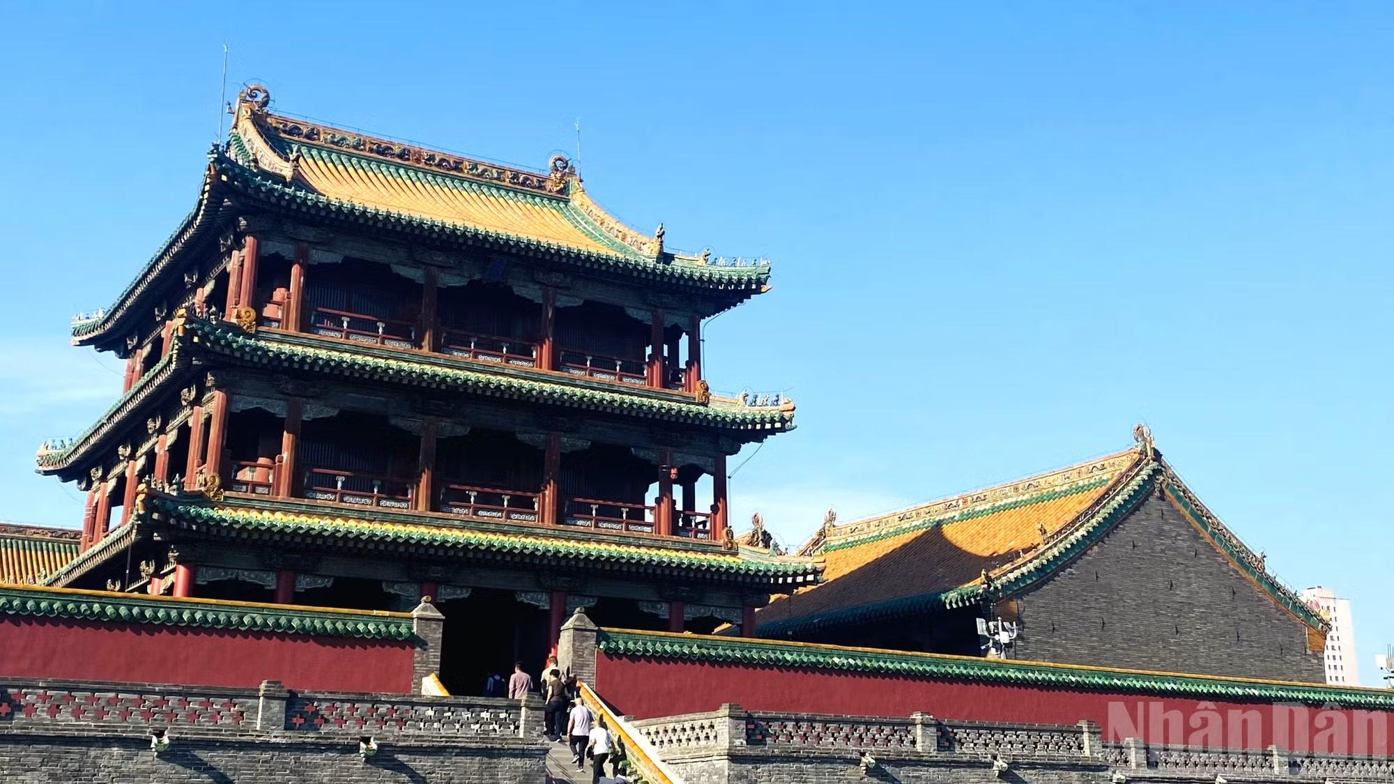 Phượng Hoàng lâu - kiến trúc cao nhất trong Cố Cung Thẩm Dương, có thể quan sát toàn cảnh thành Thẩm Dương xưa.