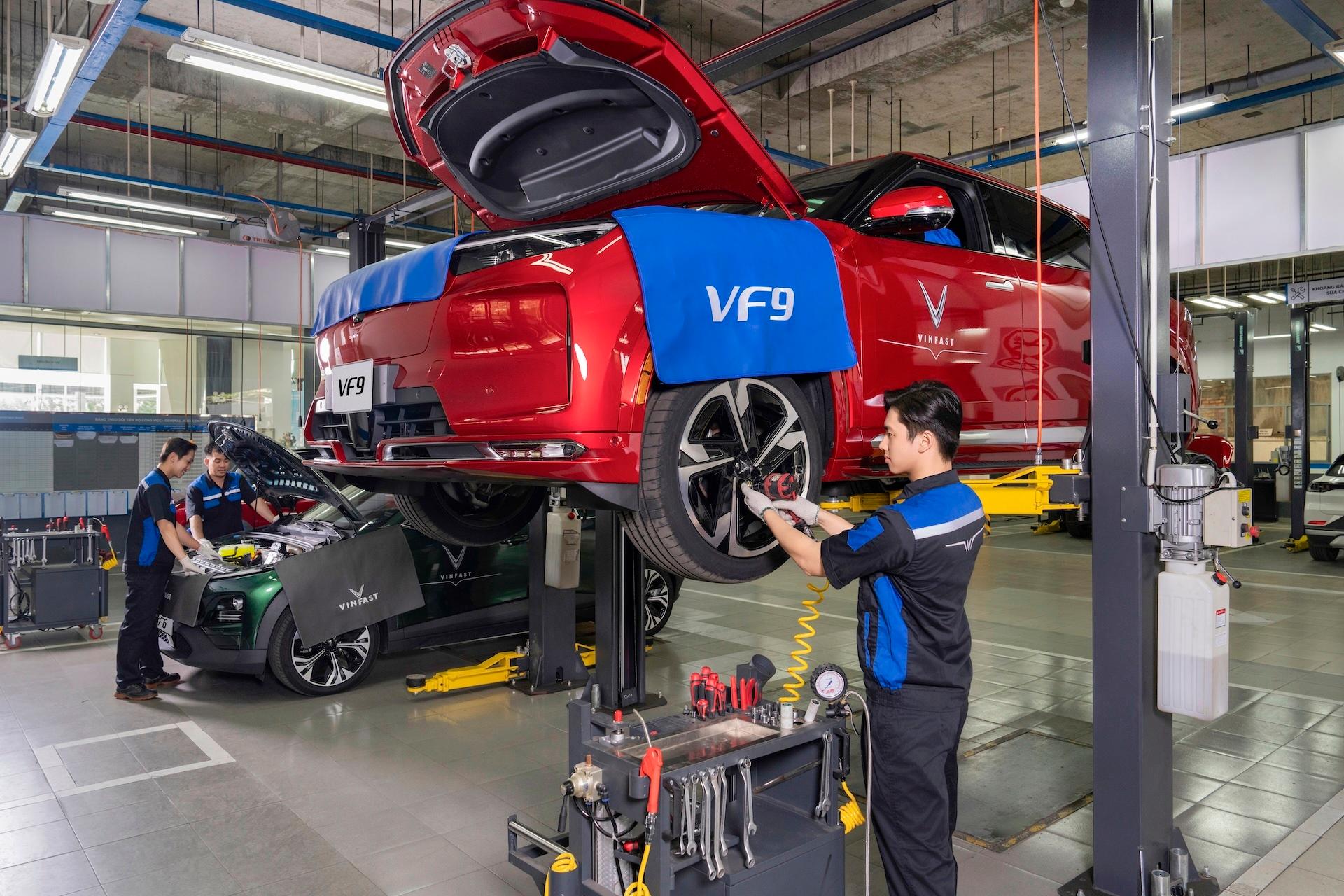 Hệ thống trạm sạc và xưởng dịch vụ rộng khắp góp phần giúp chủ xe VinFast thuận tiện hơn trong quá trình sử dụng.