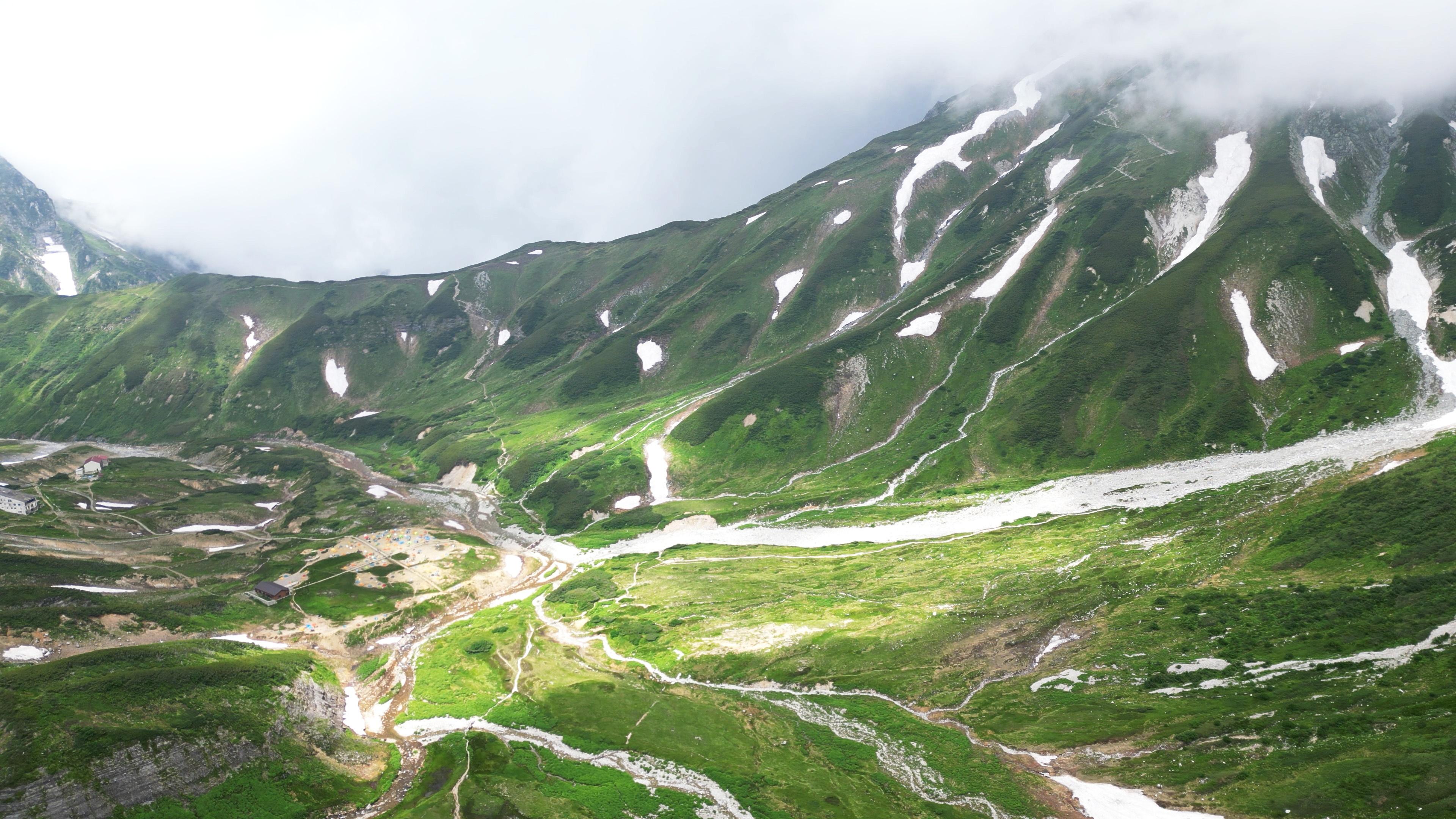  Toàn cảnh cung trek Tateyama, Nhật Bản. 