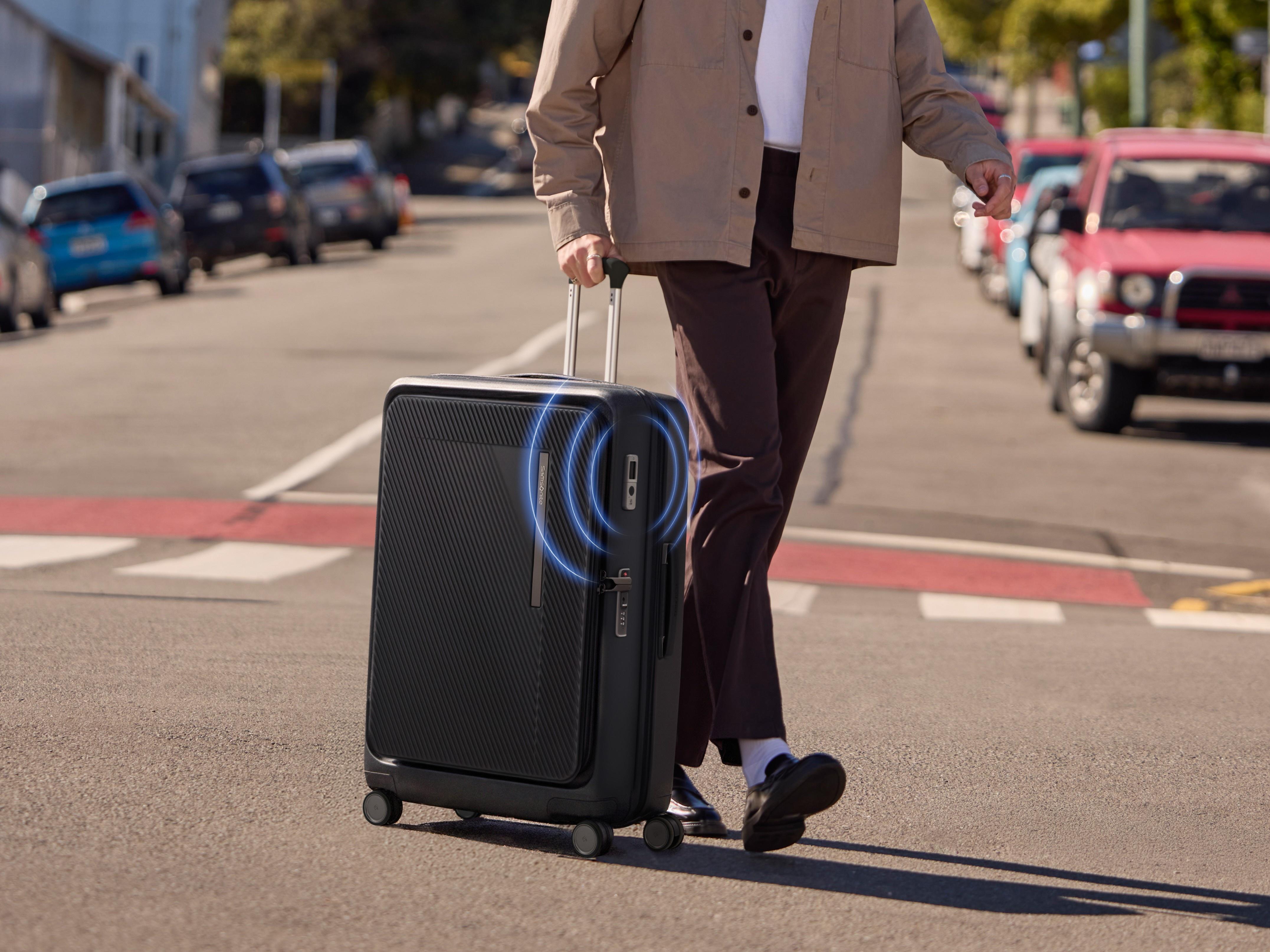 Vali Samsonite Zipprix FT Waypoint với công nghệ định vị tích hợp: Ảnh: Samsonite.