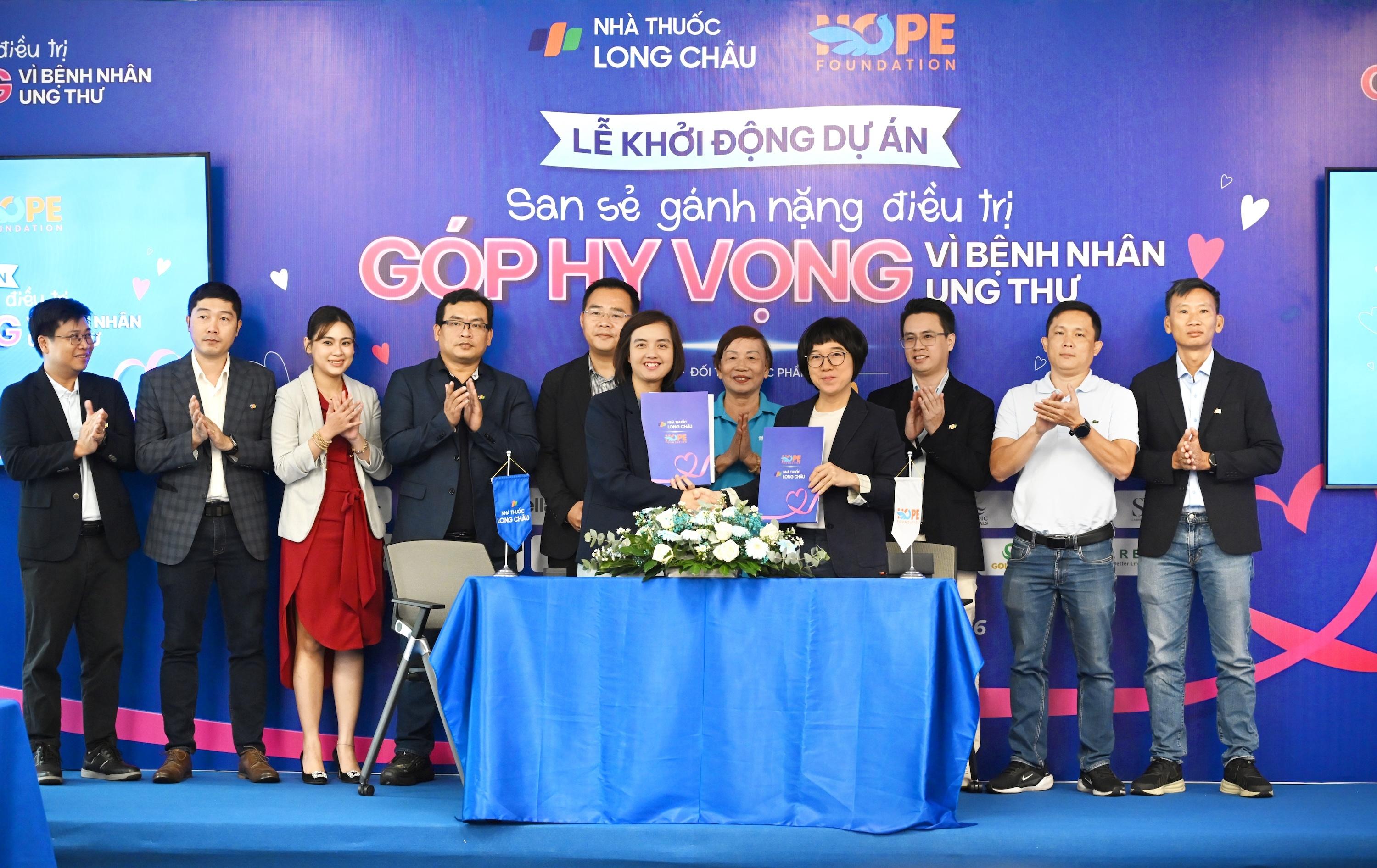  Chương trình kết nối nguồn lực từ Long Châu, Hope Foundation, các đối tác và cộng đồng để hỗ trợ chi phí điều trị cho bệnh nhân ung thư có hoàn cảnh khó khăn. 