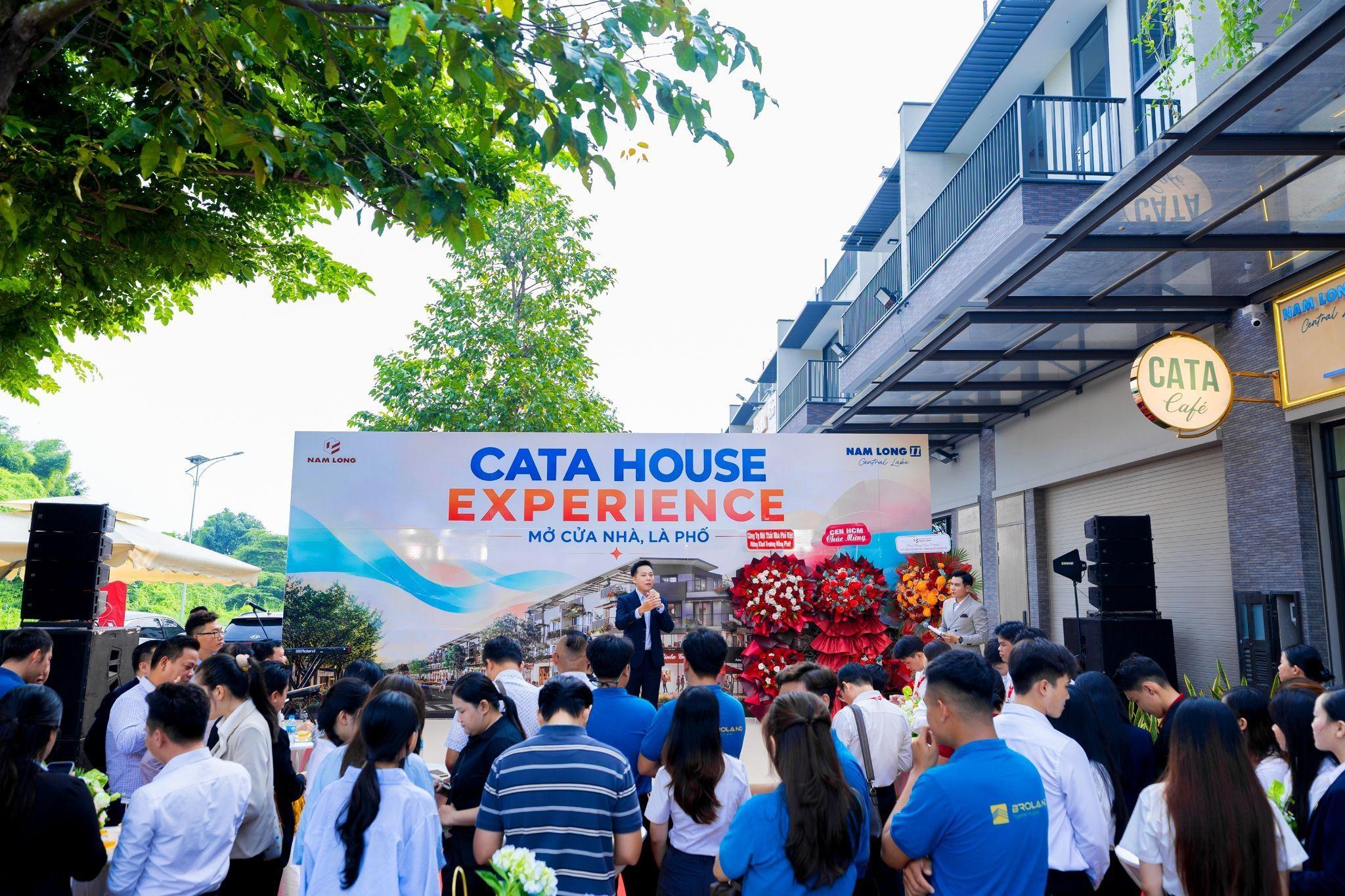 Thông qua sự kiện khai trương nhà mẫu, câu chuyện về CATA House đã “chạm” đến khách mời bằng trải nghiệm sinh động, tư vấn tận tâm của đội ngũ kinh doanh và chính tên gọi giàu ý nghĩa của dòng sản phẩm. “Cát tường - an cư” gửi gắm mong muốn về tổ ấm bền vững; “Cần Thơ tài sản” nhấn mạnh giá trị sở hữu gắn với đô thị trung tâm của miền Tây; còn “Catalyst” là chất xúc tác thể hiện vai trò của nhà phố trong tiến trình phát triển thương mại và đô thị tại nam Cần Thơ. Sau chuyến trải nghiệm, khách hàng và nhà đầu tư có thêm cơ sở nhìn nhận CATA House qua giá trị sử dụng thực tế, khả năng khai thác thương mại và triển vọng tích lũy tài sản bền vững theo thời gian.