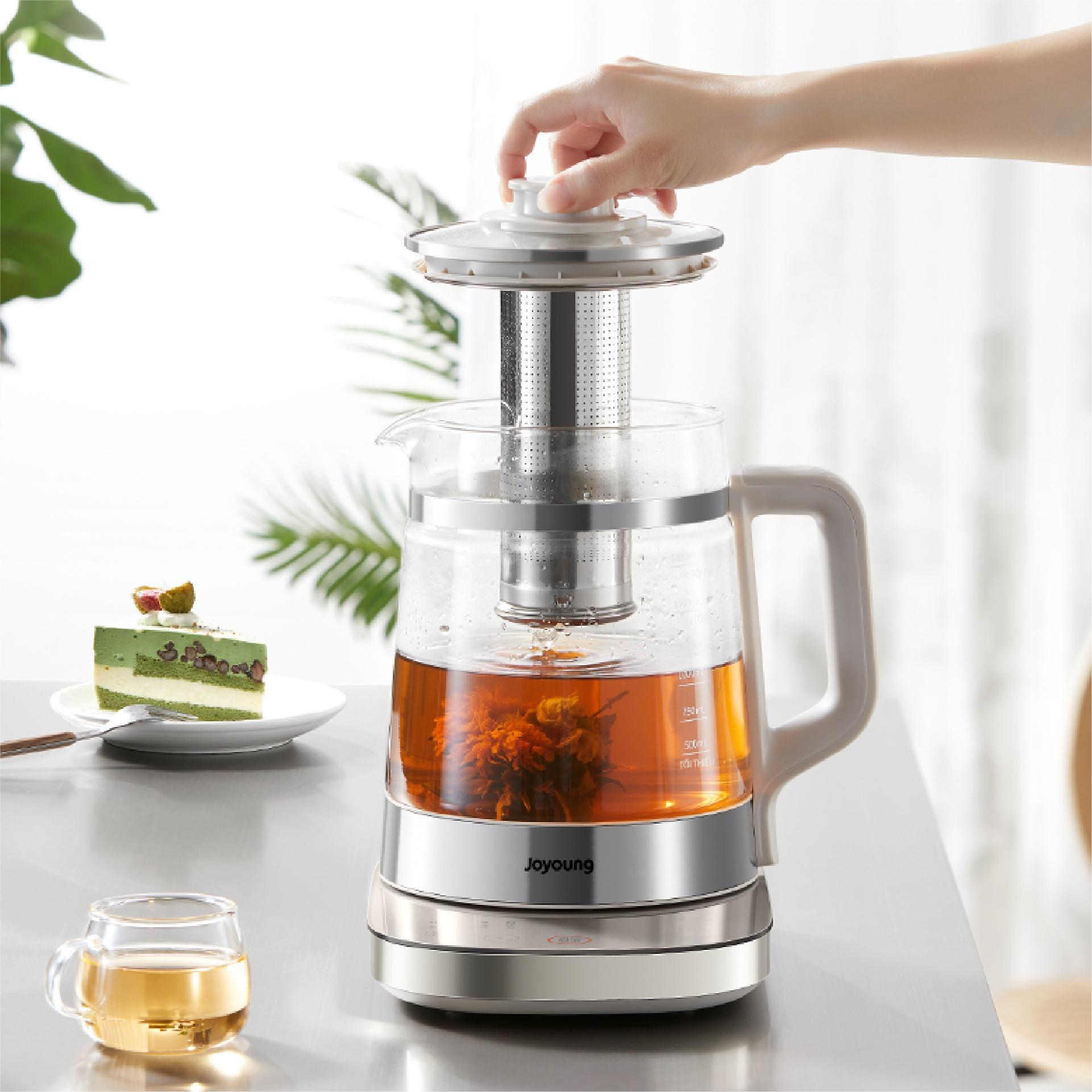 Đa năng, dễ dùng và thiết kế hiện đại giúp JTM-196 là món đồ có chỗ riêng trên mặt bếp. Ảnh: Joyoung Việt Nam.