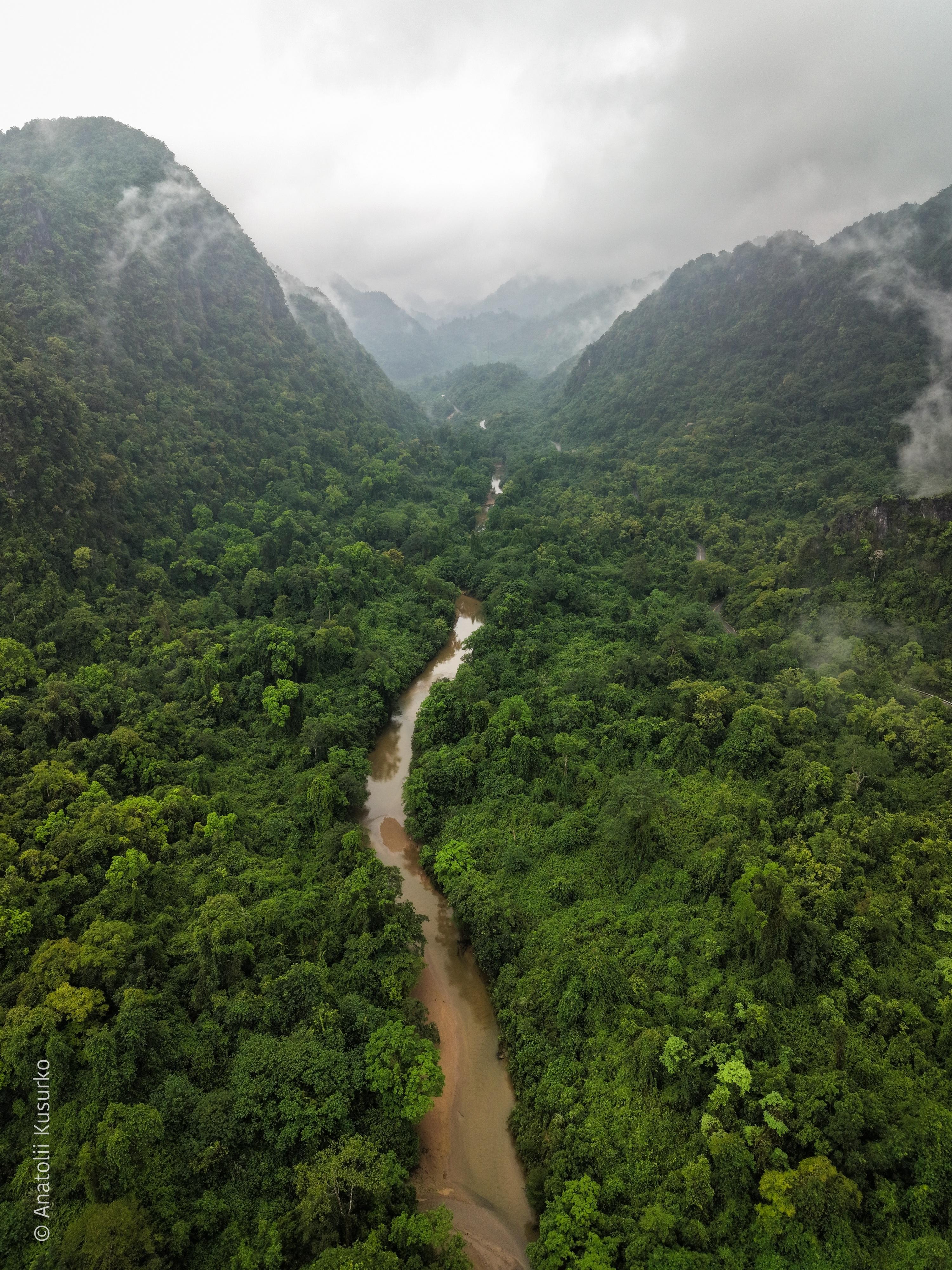 Toàn cảnh đường Hồ Chí Minh nhánh Tây nhìn từ trên cao.