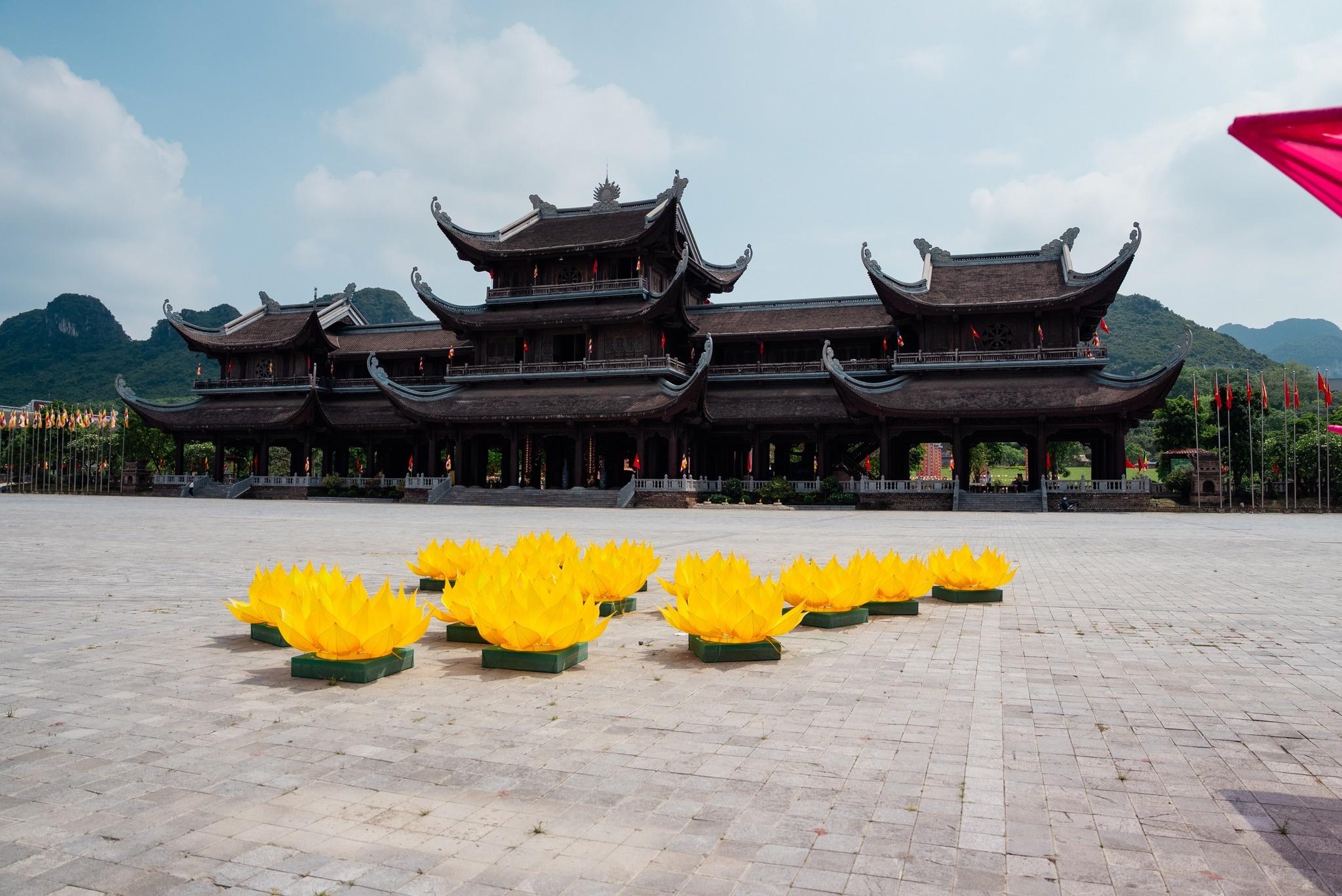 Bên trong chùa Tam Chúc trước ngày Đại lễ Phật đản Vesak 2025. Ảnh: Chùa Tam Chúc.