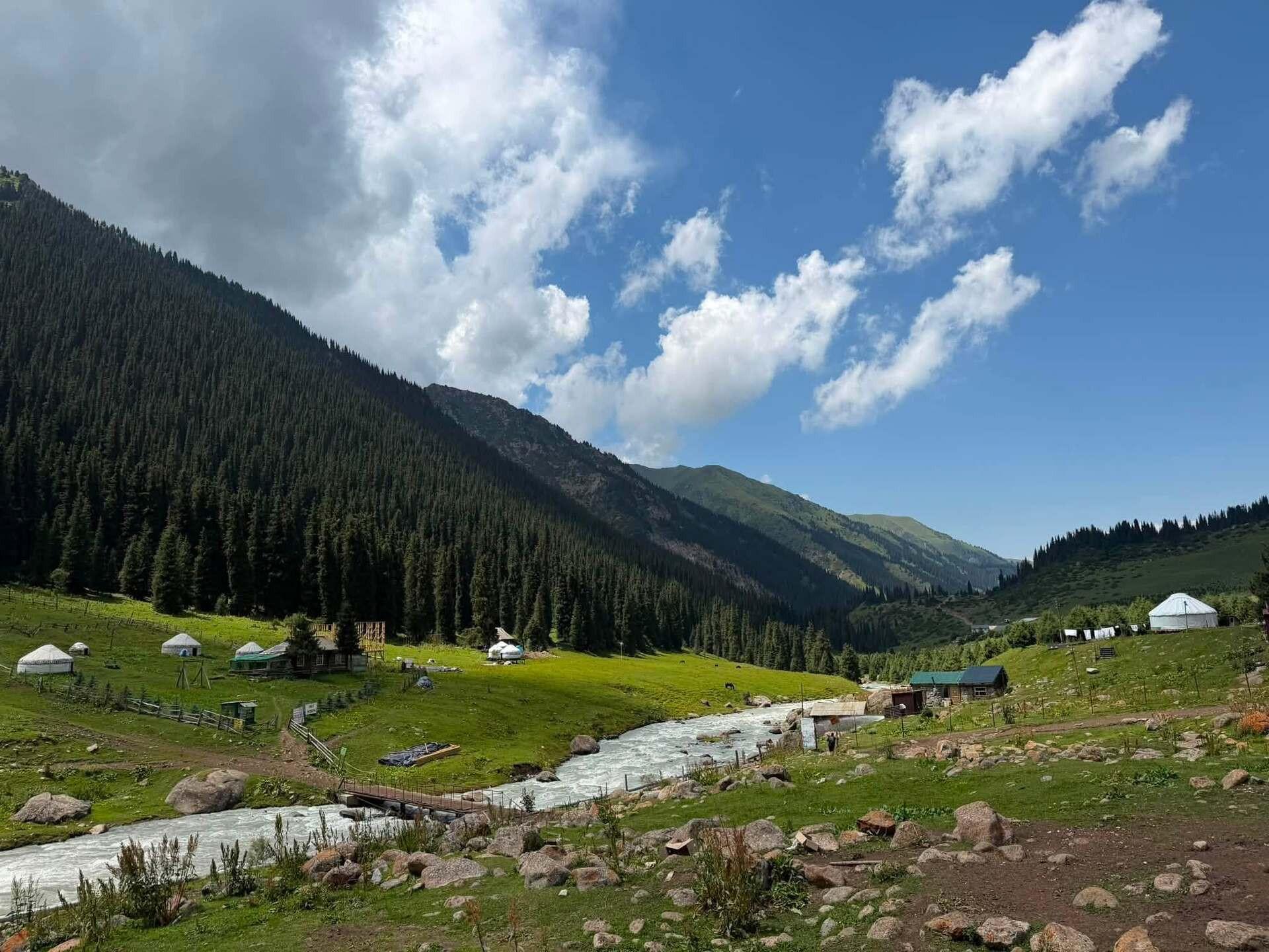 Cảnh sắc tại Kyrgyzstan