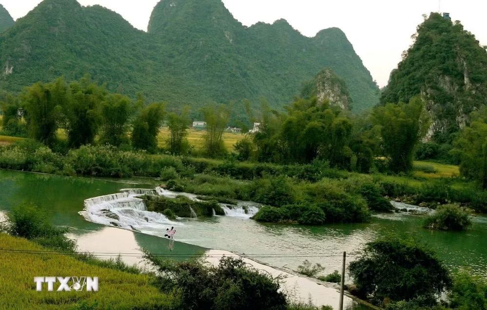 Sông Quây Sơn, Thượng nguồn của thác Bản Giốc đoạn chảy qua thung lũng Ngọc Côn. (Ảnh: Quốc Đạt/TTXVN)