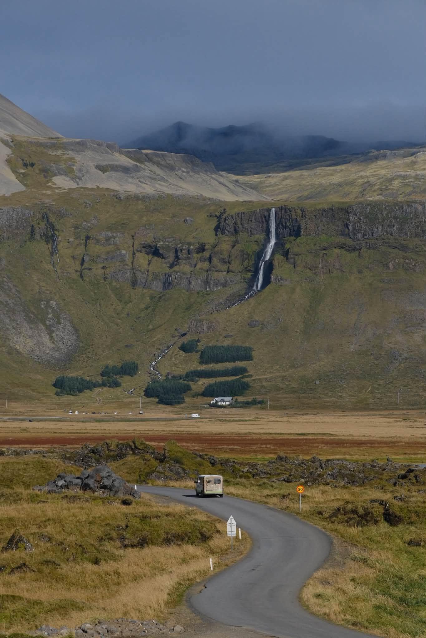 Thiên nhiên Iceland rất độc đáo, khiến du khách thích thú ngắm nhìn