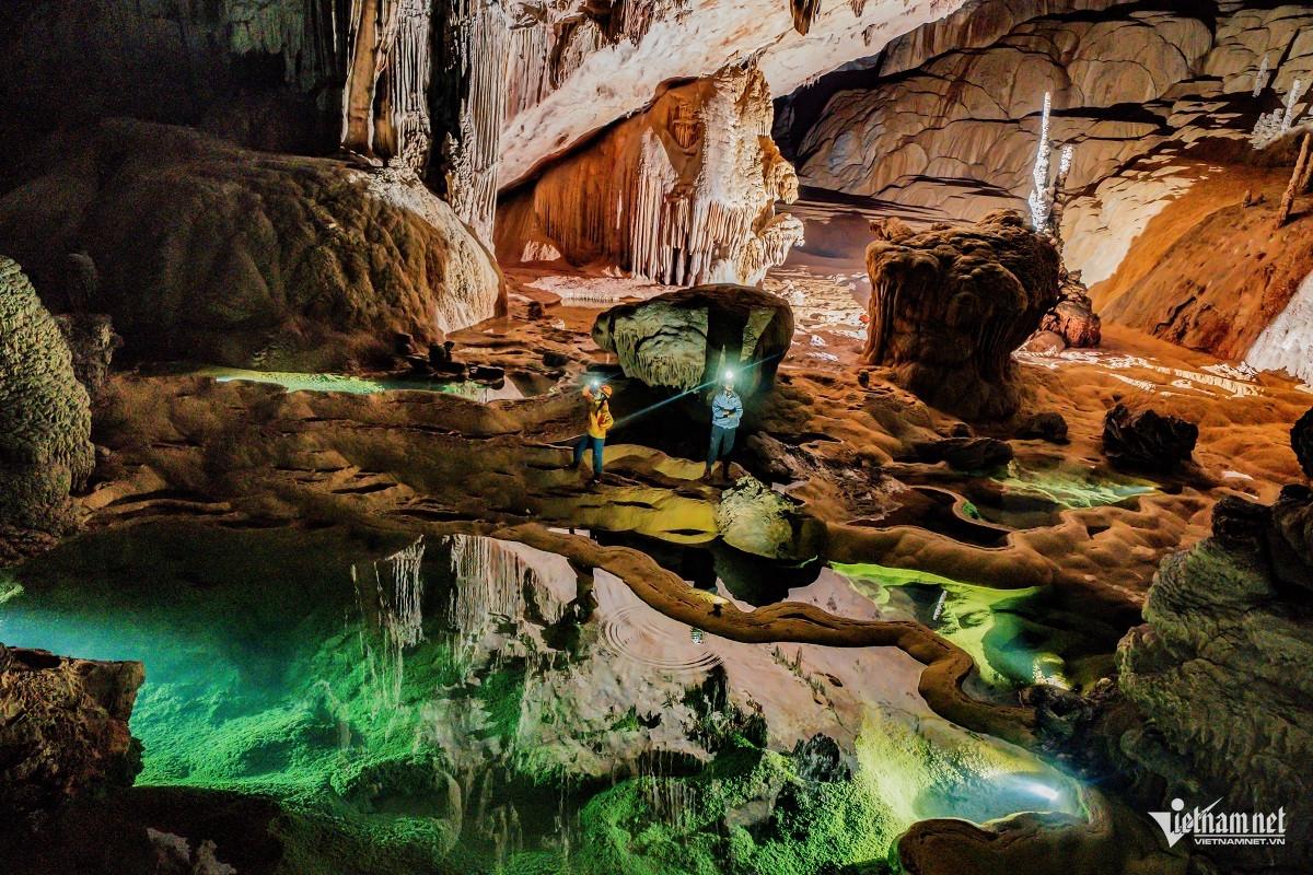Các gờ này xếp tầng, tạo thành những bậc tự nhiên có khả năng giữ nước. Ảnh: Jungle Boss