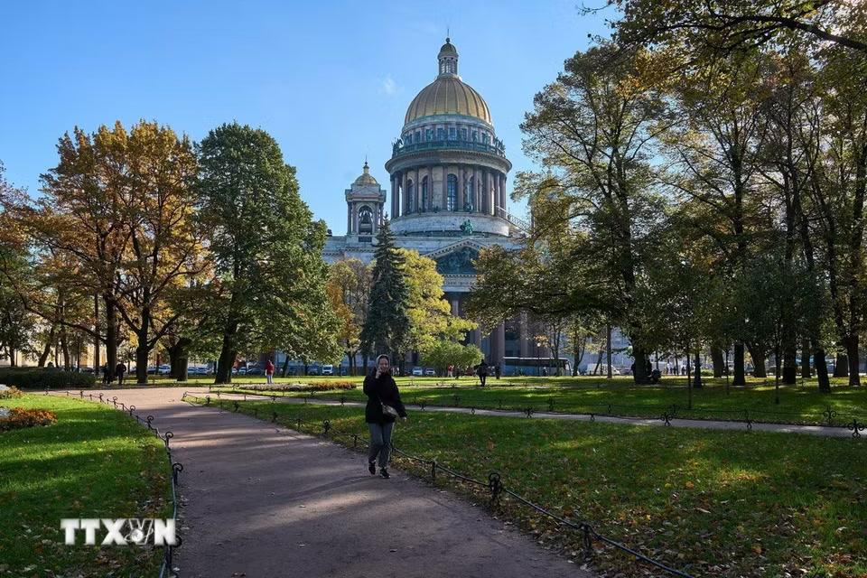 Cảnh đẹp mùa Thu tại St. Petersburg, Nga, ngày 14/10/2026. (Ảnh: THX/TTXVN phát)