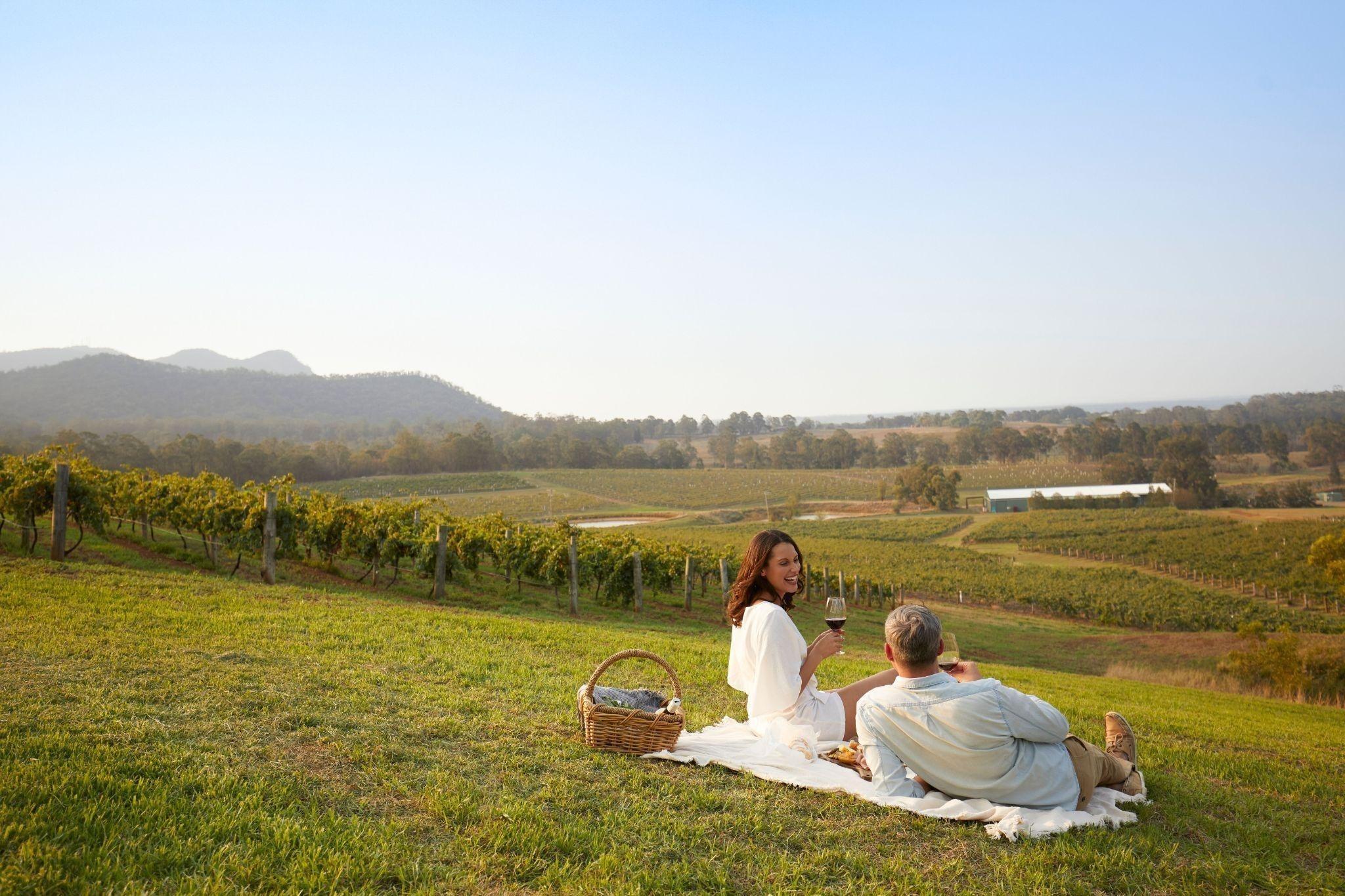 Hunter Valley thu hút du khách với những vườn nho trải dài, trải nghiệm thưởng thức rượu vang và không gian miền quê yên bình.