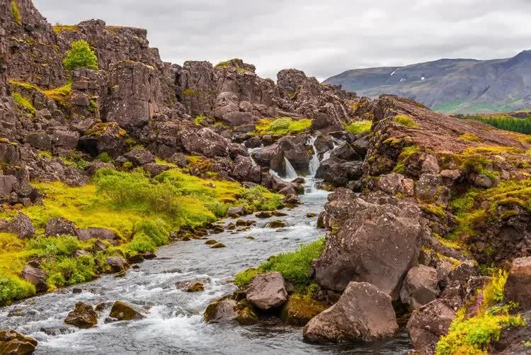Một khung cảnh núi đá hùng vĩ tại Vườn quốc gia Thingvellir. Ảnh: neurobite/Adobe Stock