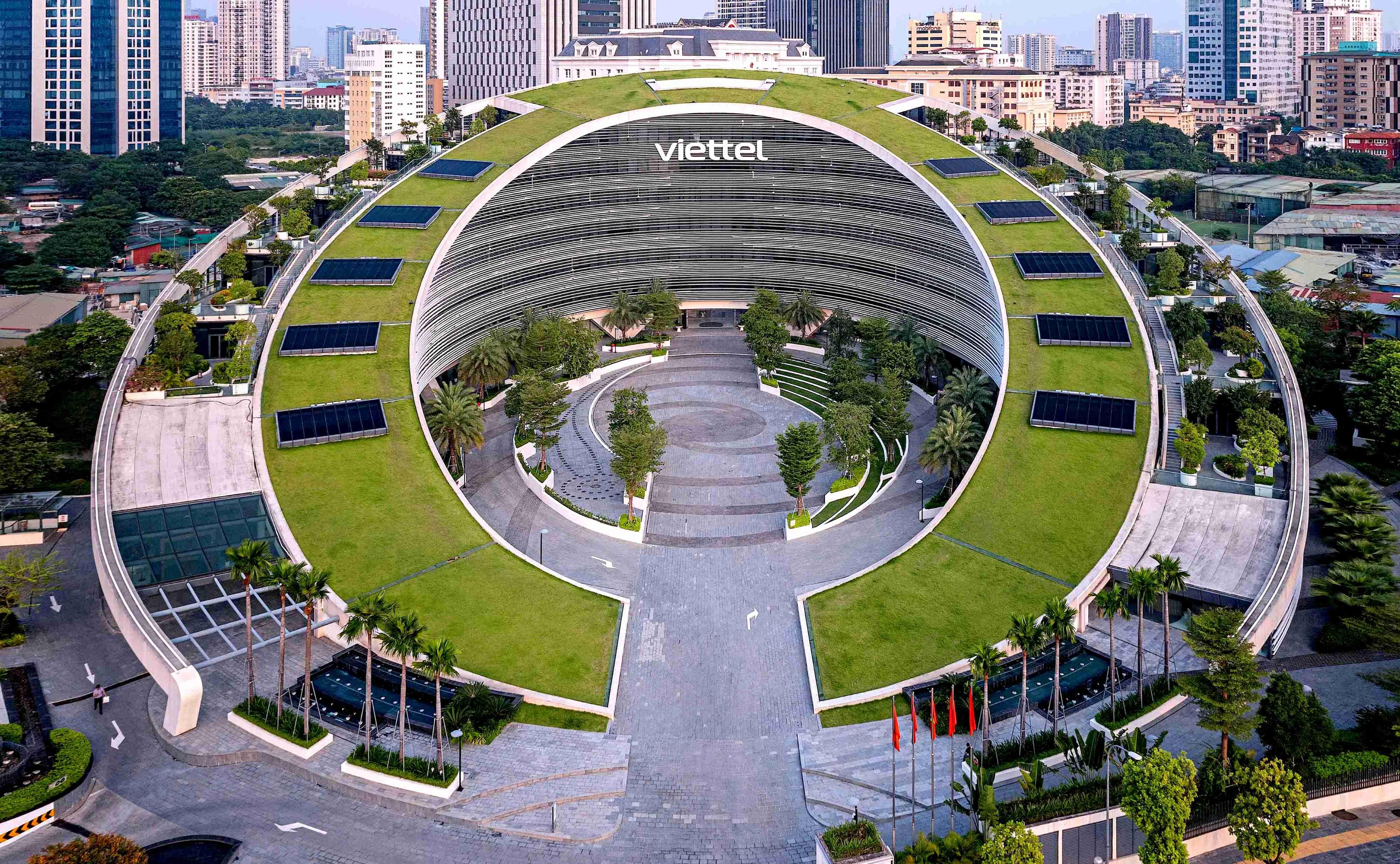  Tòa nhà trụ sở Tập đoàn Viettel, công trình do Viettel Asset thi công, đạt giải vàng Giải thưởng Kiến trúc Quốc gia 2022 - 2023 của Hội Kiến trúc sư Việt Nam. 