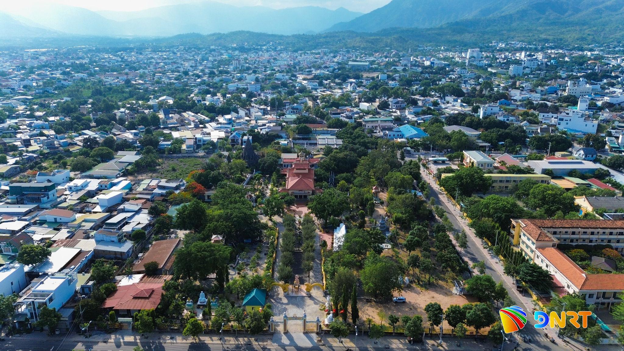 Toàn cảnh chùa Từ Vân.