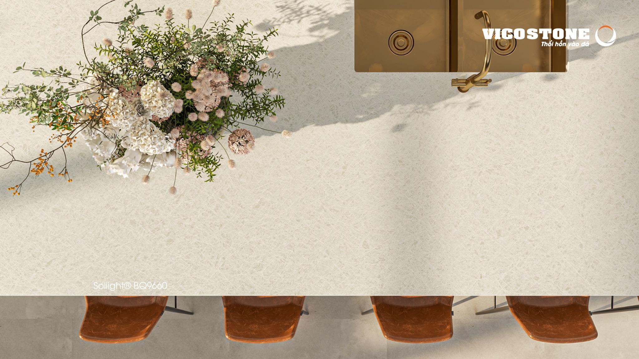  Lấy cảm hứng từ đá Cristallo Quartzite, Viscostone Sollight BQ9660 nổi bật với nền trắng xám cùng những đường vân thanh mảnh, gợi liên tưởng đến chuyển động đầu tiên trên bề mặt băng tĩnh lặng, phù hợp không gian hiện đại, tối giản…