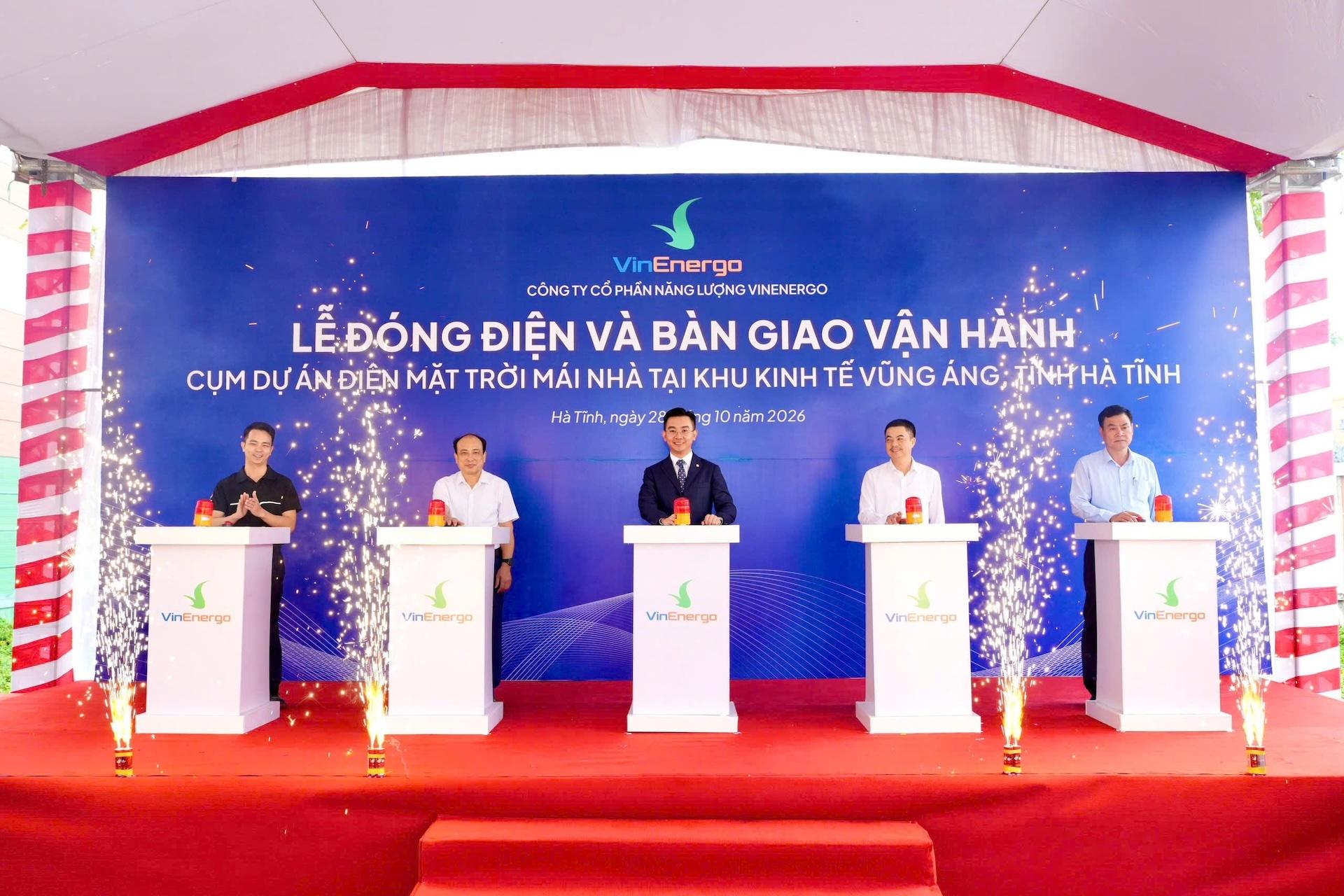 VinEnergo chính thức vận hành hệ thống điện mặt trời mái nhà kết hợp BESS cho nhà máy sản xuất xe VinFast, nhà máy sản xuất pin VinES và liên doanh sản xuất pin V-G tại Khu kinh tế Vũng Áng (Hà Tĩnh).